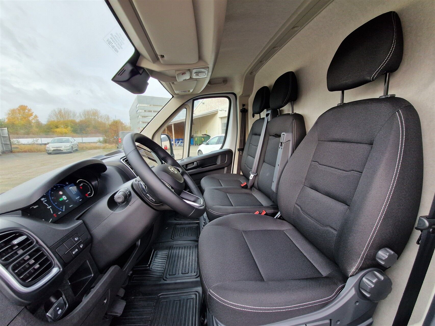 Billede af Toyota Proace Max Electric 110 kWh Long/En skydedør m. højt tag aut. gear Comfort Master