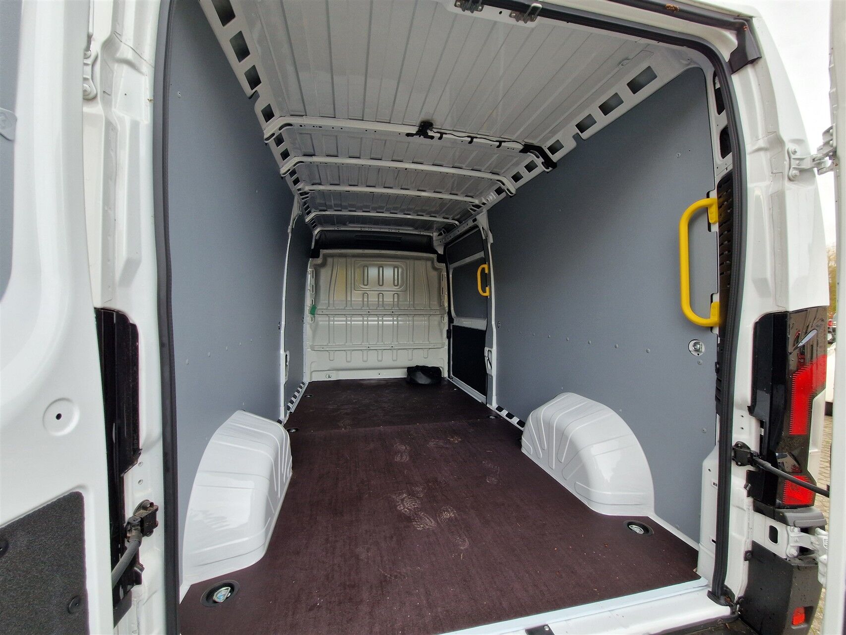 Billede af Toyota Proace Max Electric 110 kWh Long/En skydedør m. højt tag aut. gear Comfort Master