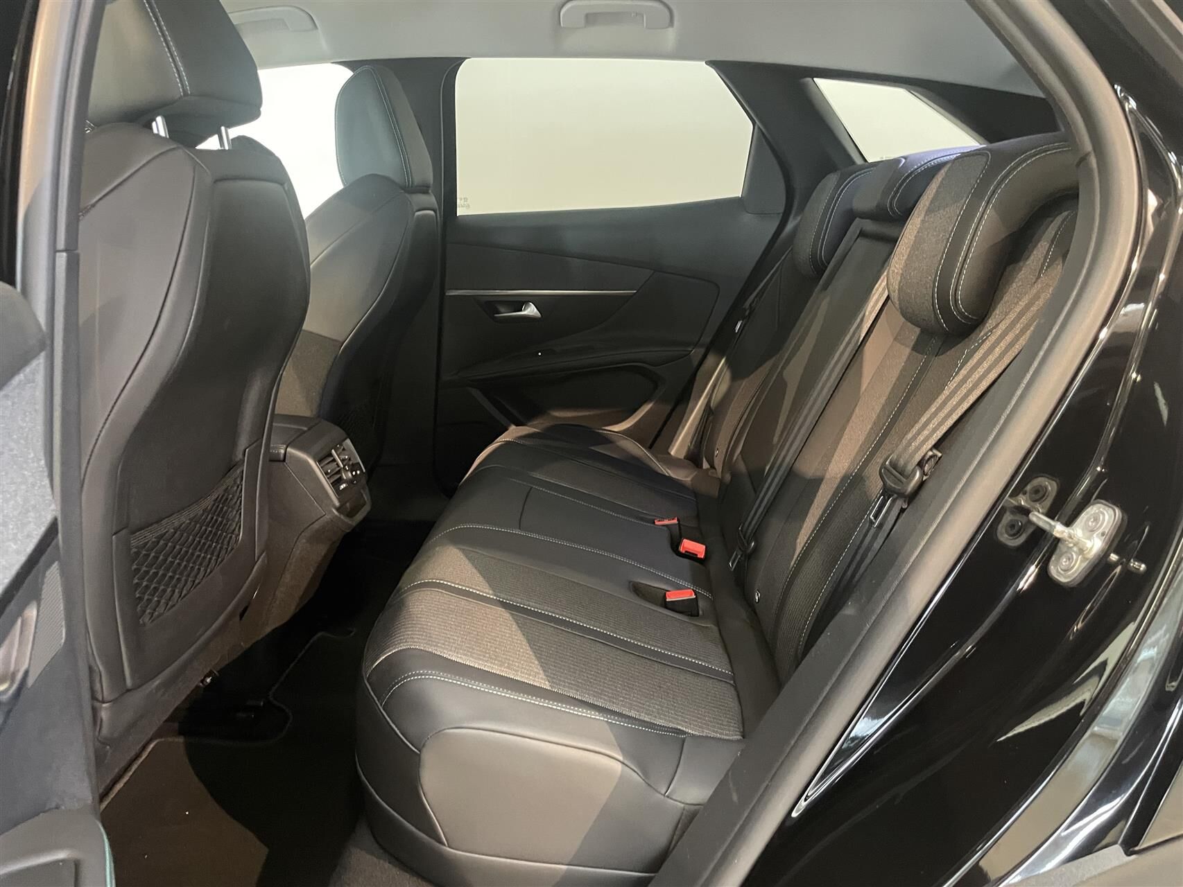 Billede af Peugeot 3008 1,6 PureTech  Plugin-hybrid Selection Sport EAT8 225HK 5d 8g Aut.