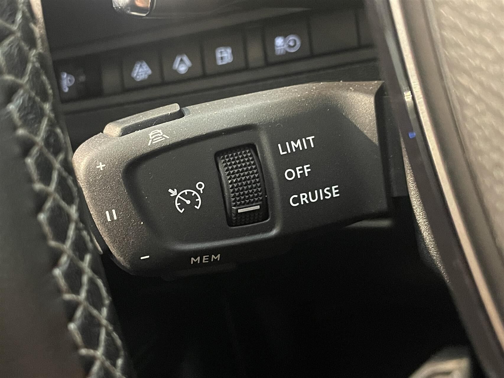 Billede af Peugeot 3008 1,6 PureTech  Plugin-hybrid Selection Sport EAT8 225HK 5d 8g Aut.