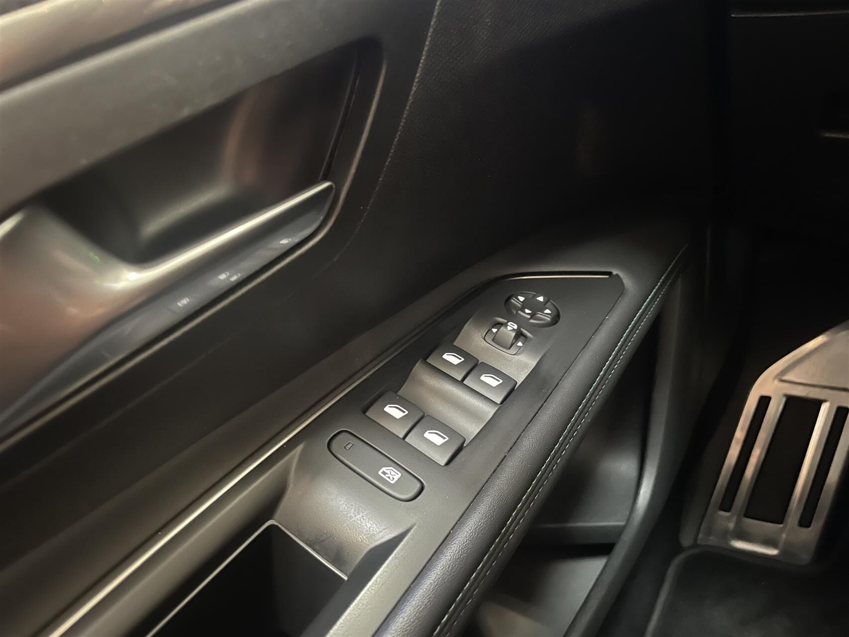 Billede af Peugeot 3008 1,6 PureTech  Plugin-hybrid Selection Sport EAT8 225HK 5d 8g Aut.