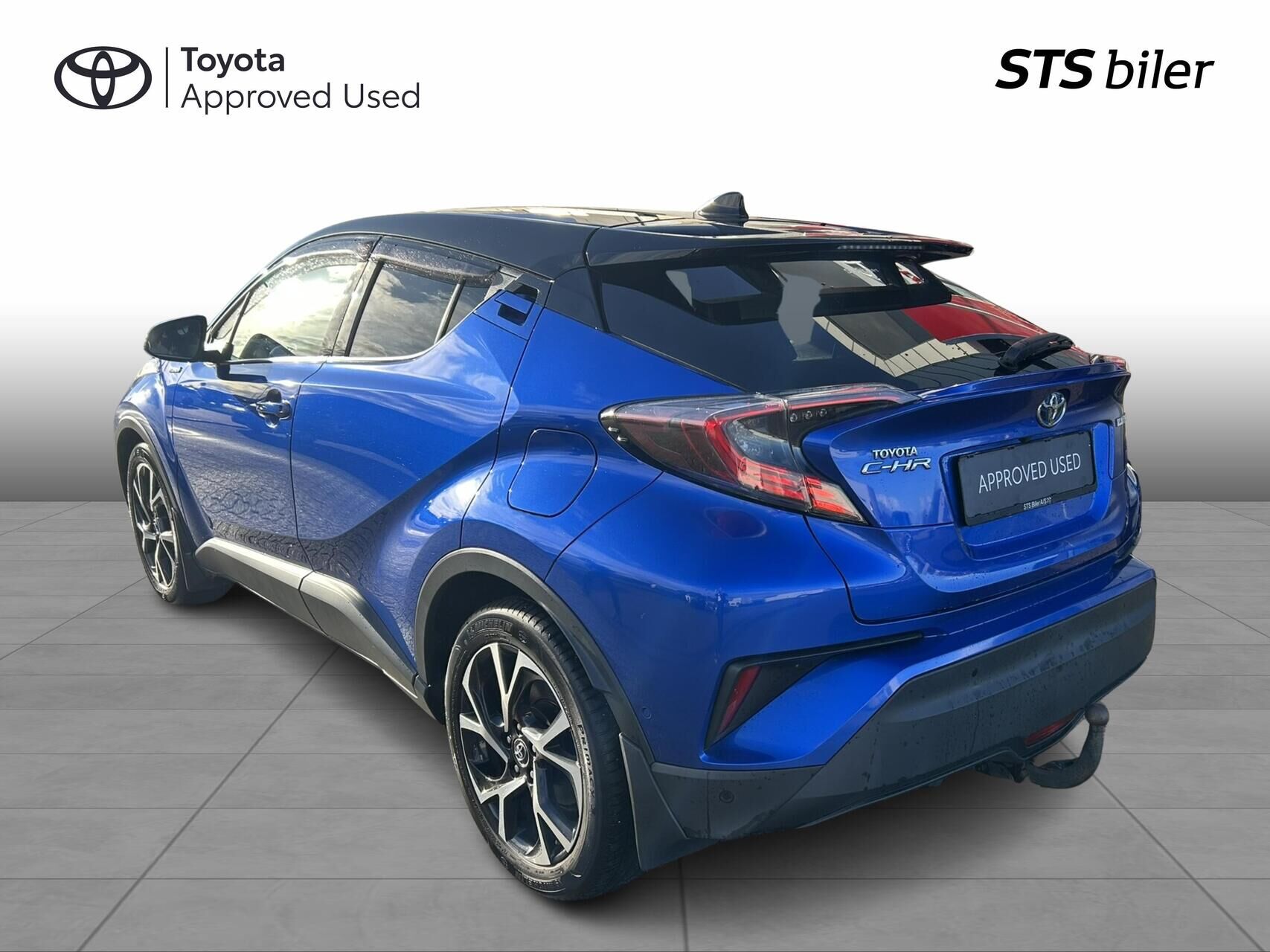 Billede af Toyota C-HR 1,8 Hybrid C-LUB Premium Selected Bi-tone Multidrive S 122HK 5d Aut.