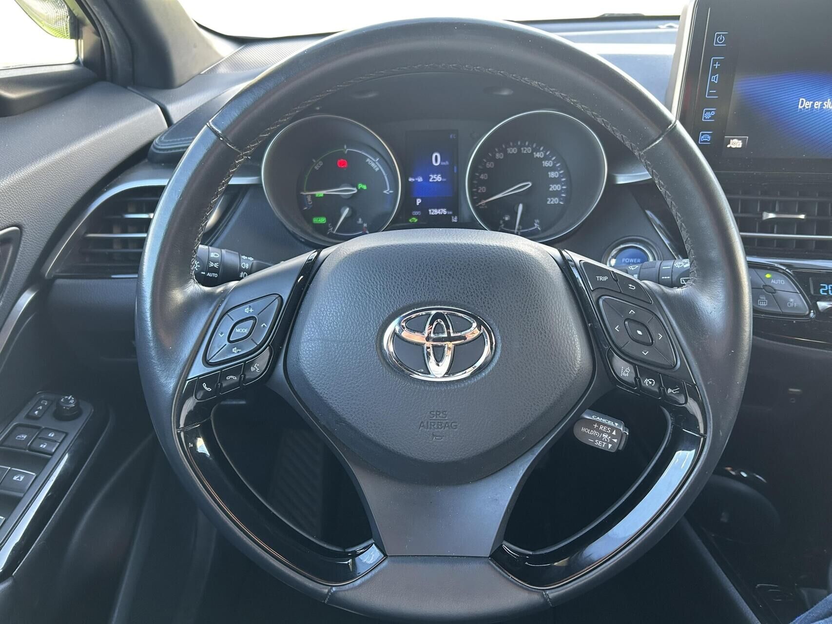 Billede af Toyota C-HR 1,8 Hybrid C-LUB Premium Selected Bi-tone Multidrive S 122HK 5d Aut.