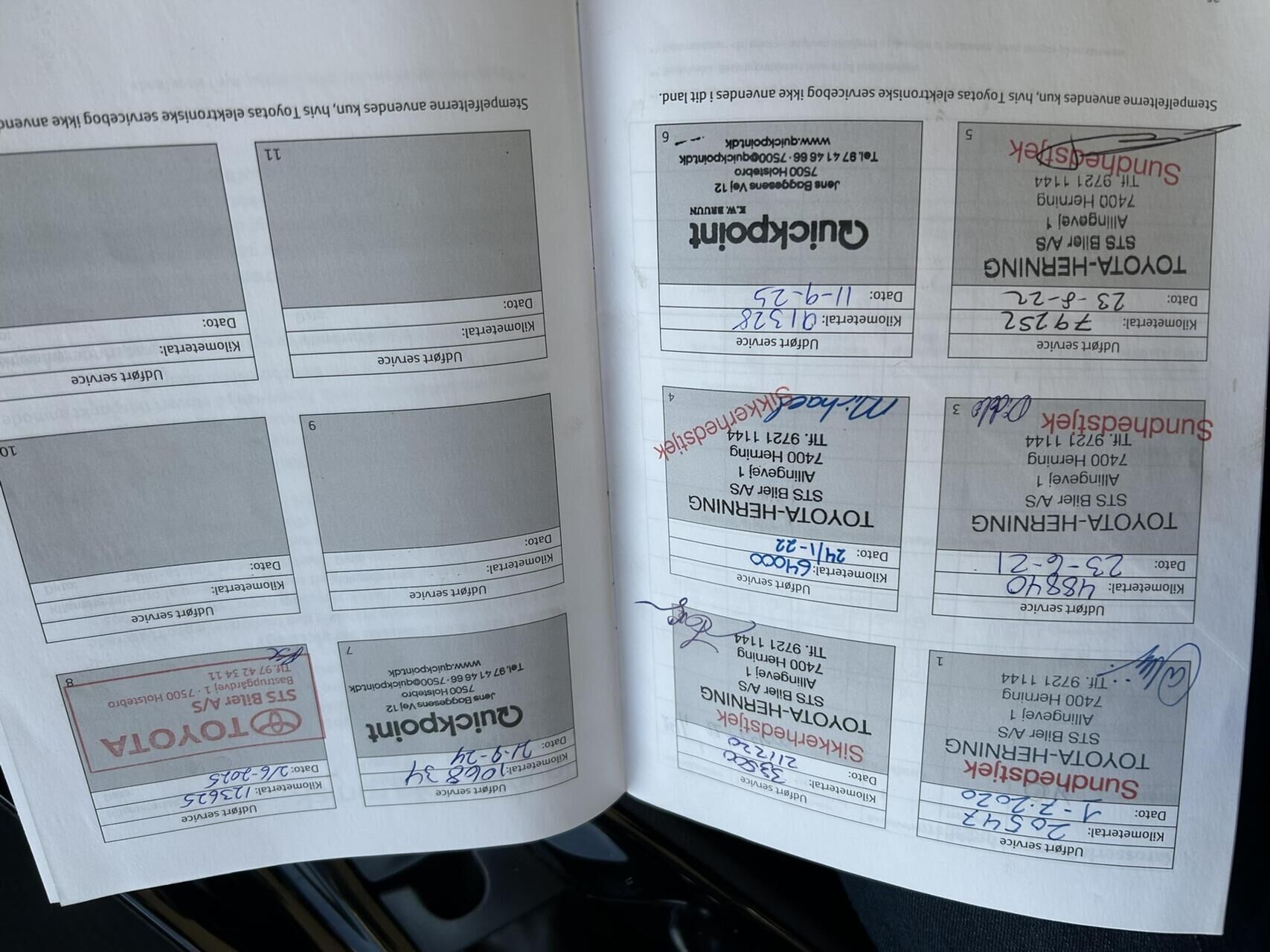 Billede af Toyota C-HR 1,8 Hybrid C-LUB Premium Selected Bi-tone Multidrive S 122HK 5d Aut.