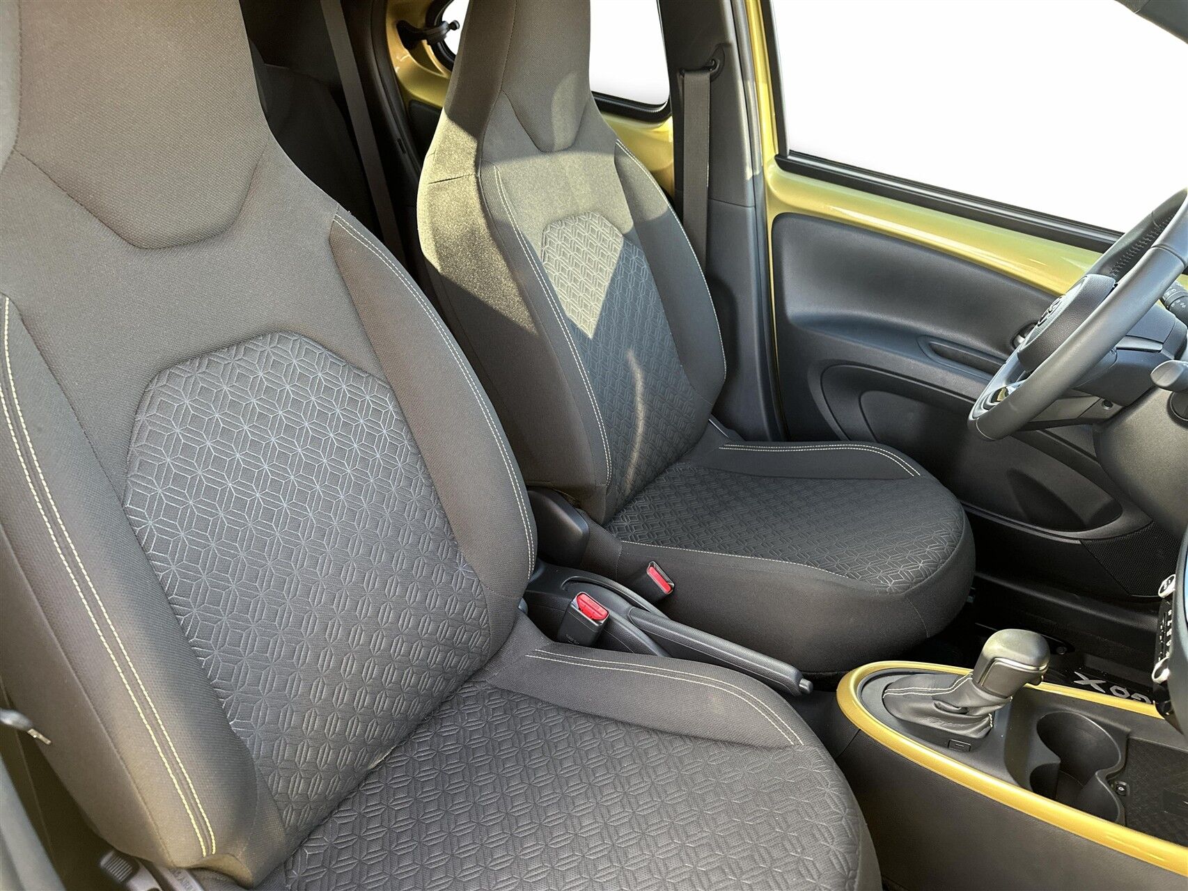 Billede af Toyota Aygo X 1,0 VVT-I Pulse Edition Design 72HK 5d Aut.