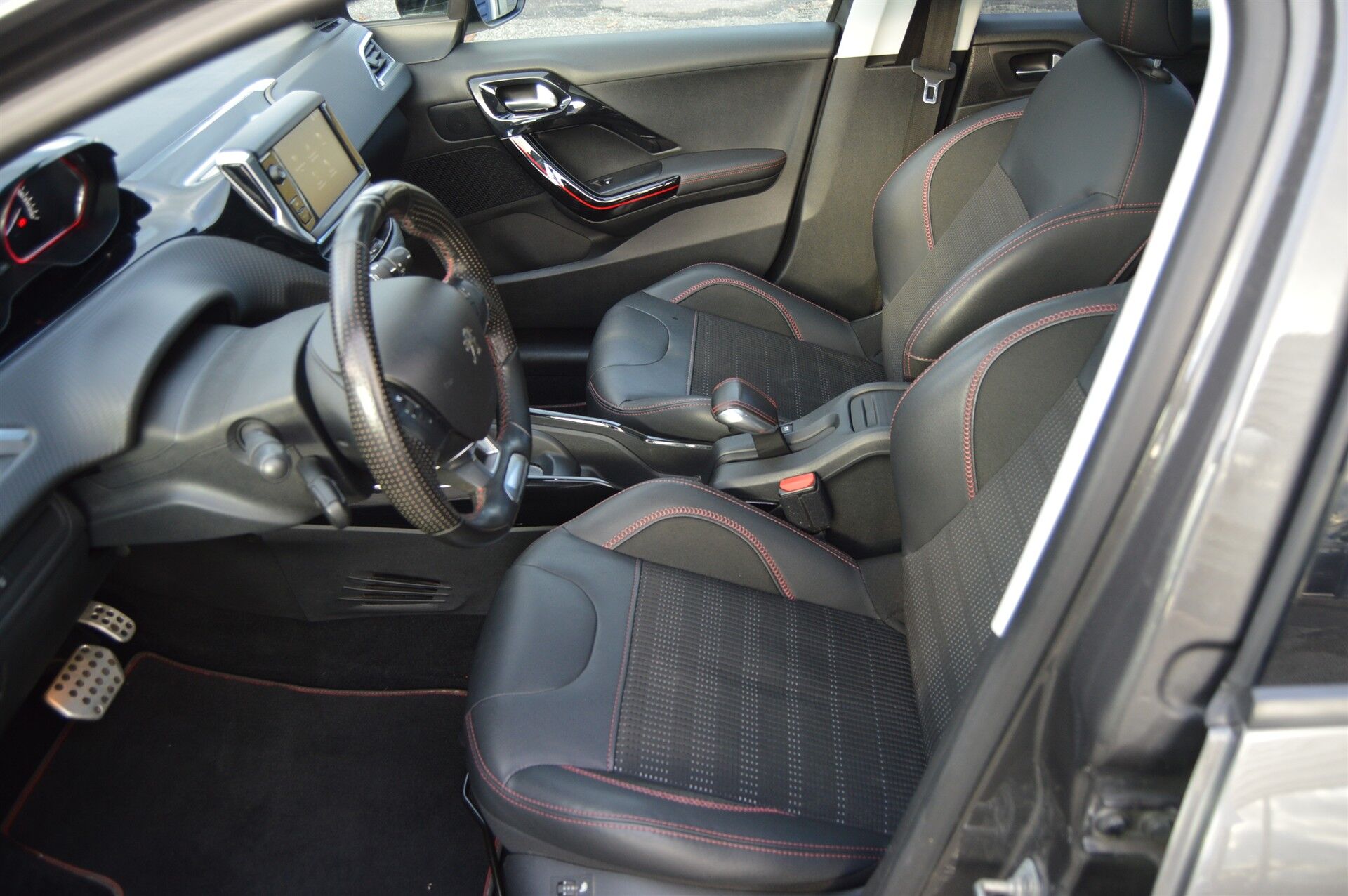 Billede af Peugeot 2008 1,5 BlueHDi GT Line Sky EAT6 120HK 5d 6g Aut.