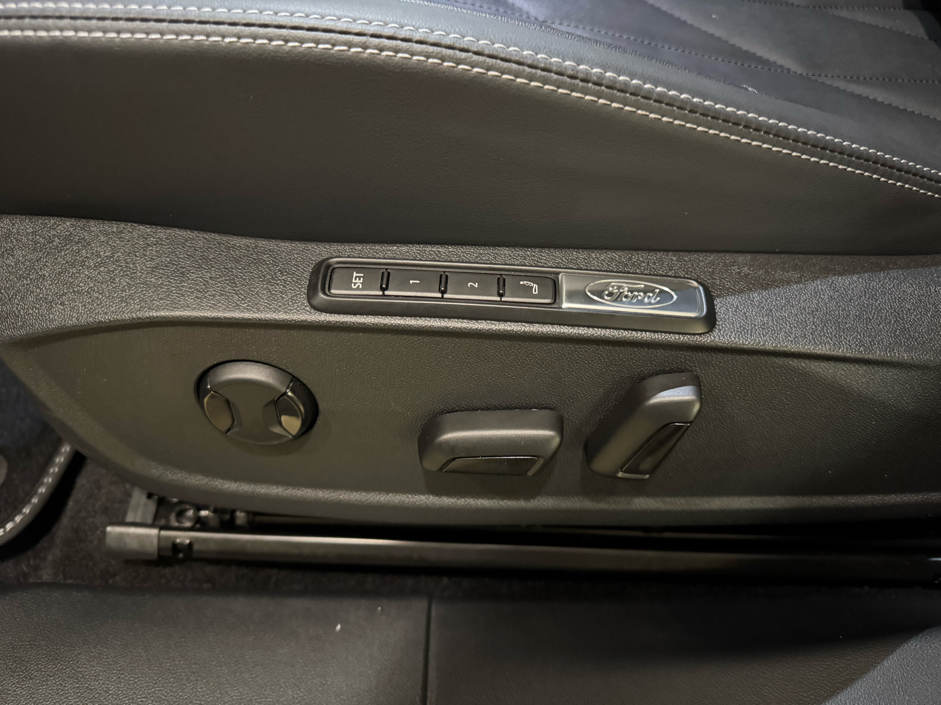 Billede af Ford Explorer EL UR Premium AWD 340HK 5d Aut.