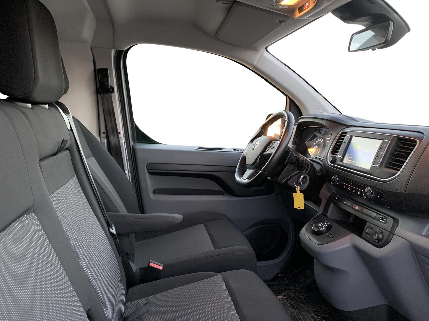 Billede af Toyota Proace Long 2,0 D Comfort Master 144HK Van 8g Aut.