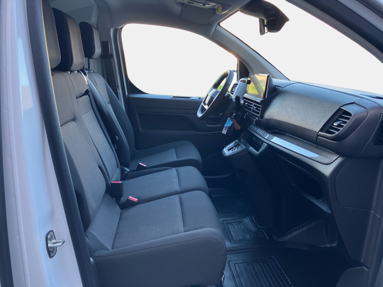 Billede af Toyota Proace Electric Long EL Comfort Master m/ 2 Skydedøre 136HK Van Aut.