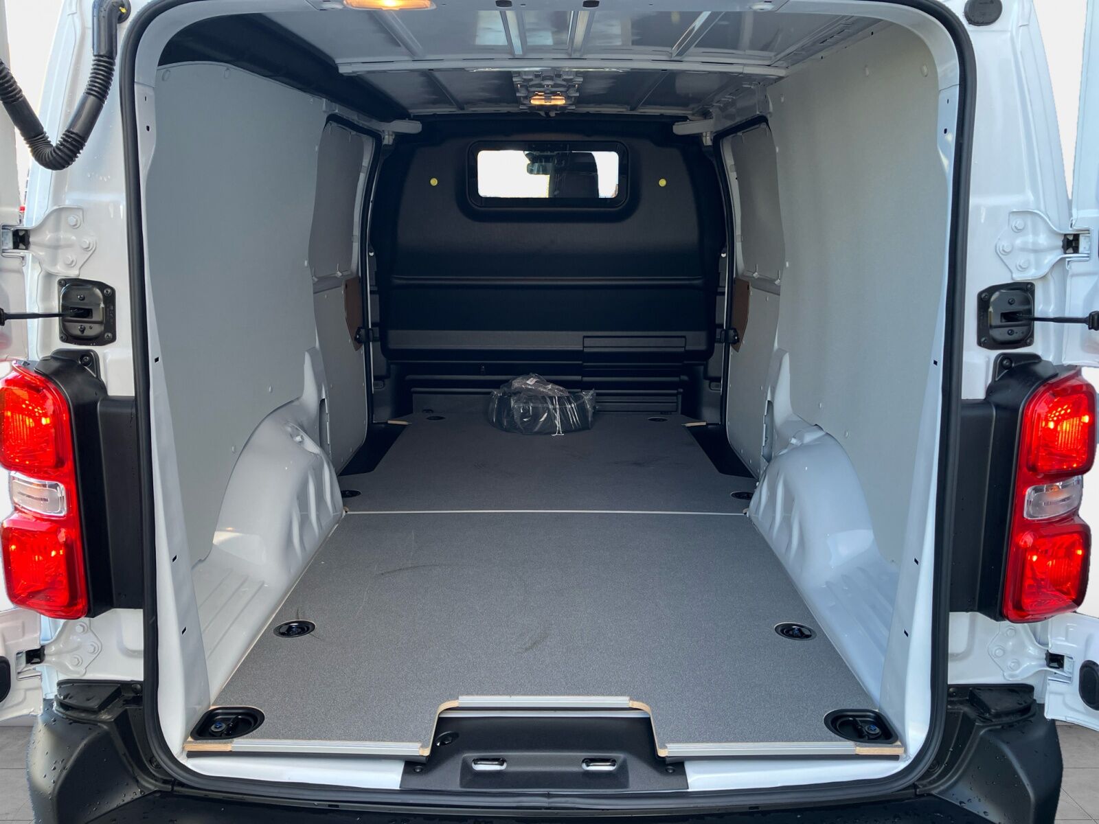 Billede af Toyota Proace Electric Long EL Comfort Master m/ 2 Skydedøre 136HK Van Aut.