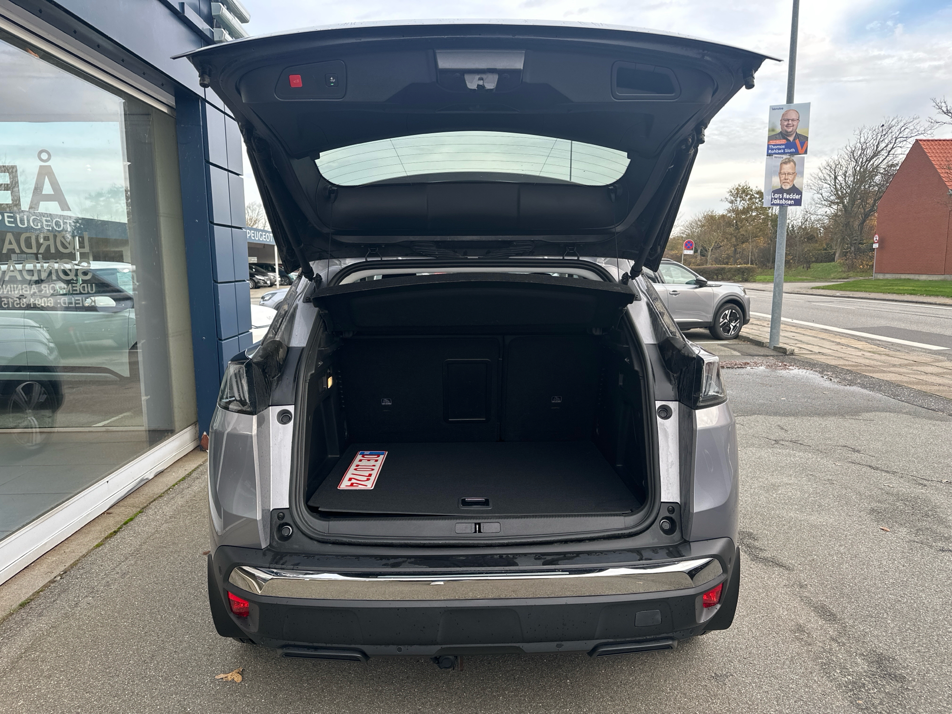 Billede af Peugeot 3008 1,6 PureTech  Plugin-hybrid Allure Pack EAT8 225HK 5d 8g Aut.