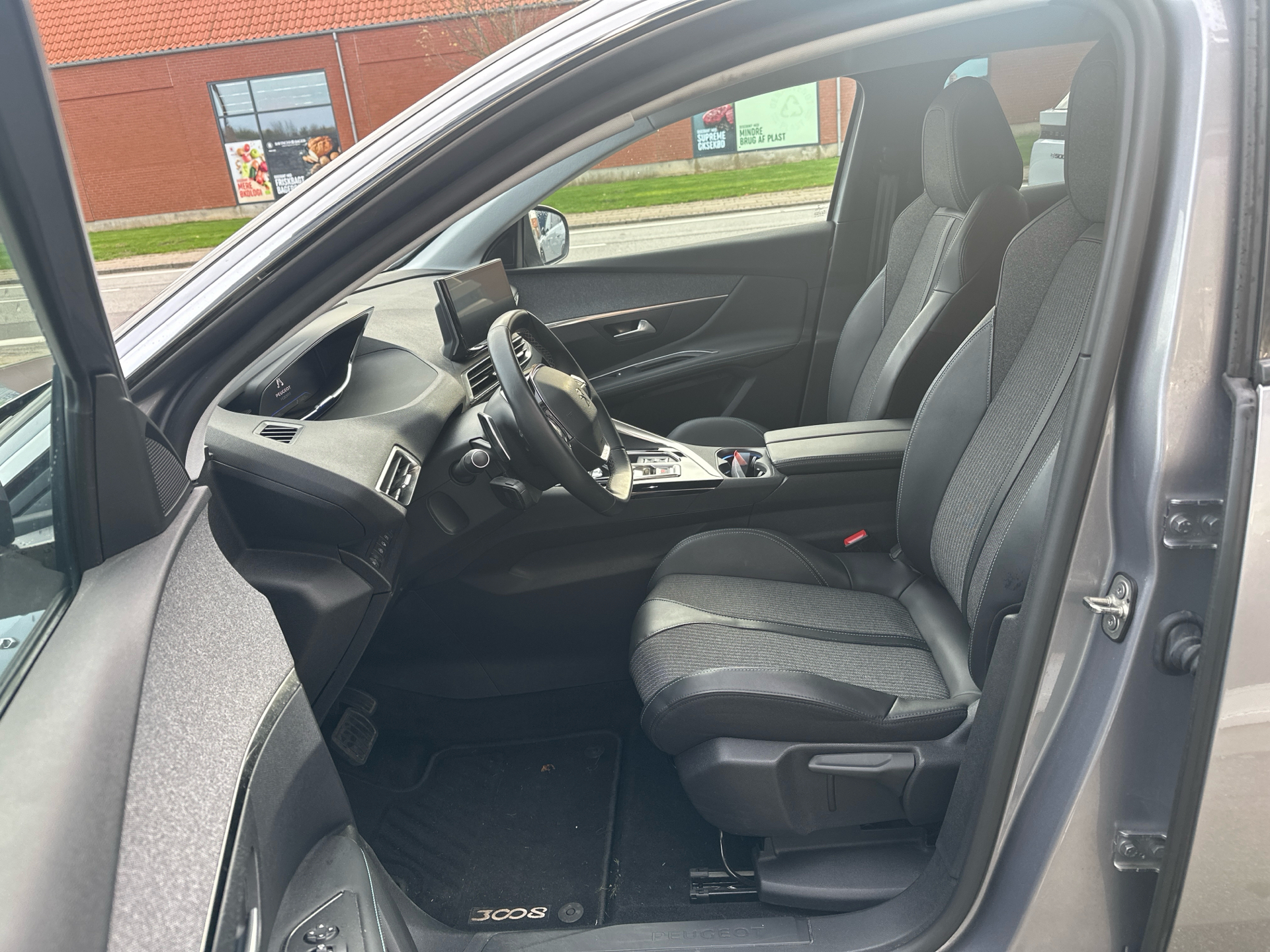 Billede af Peugeot 3008 1,6 PureTech  Plugin-hybrid Allure Pack EAT8 225HK 5d 8g Aut.