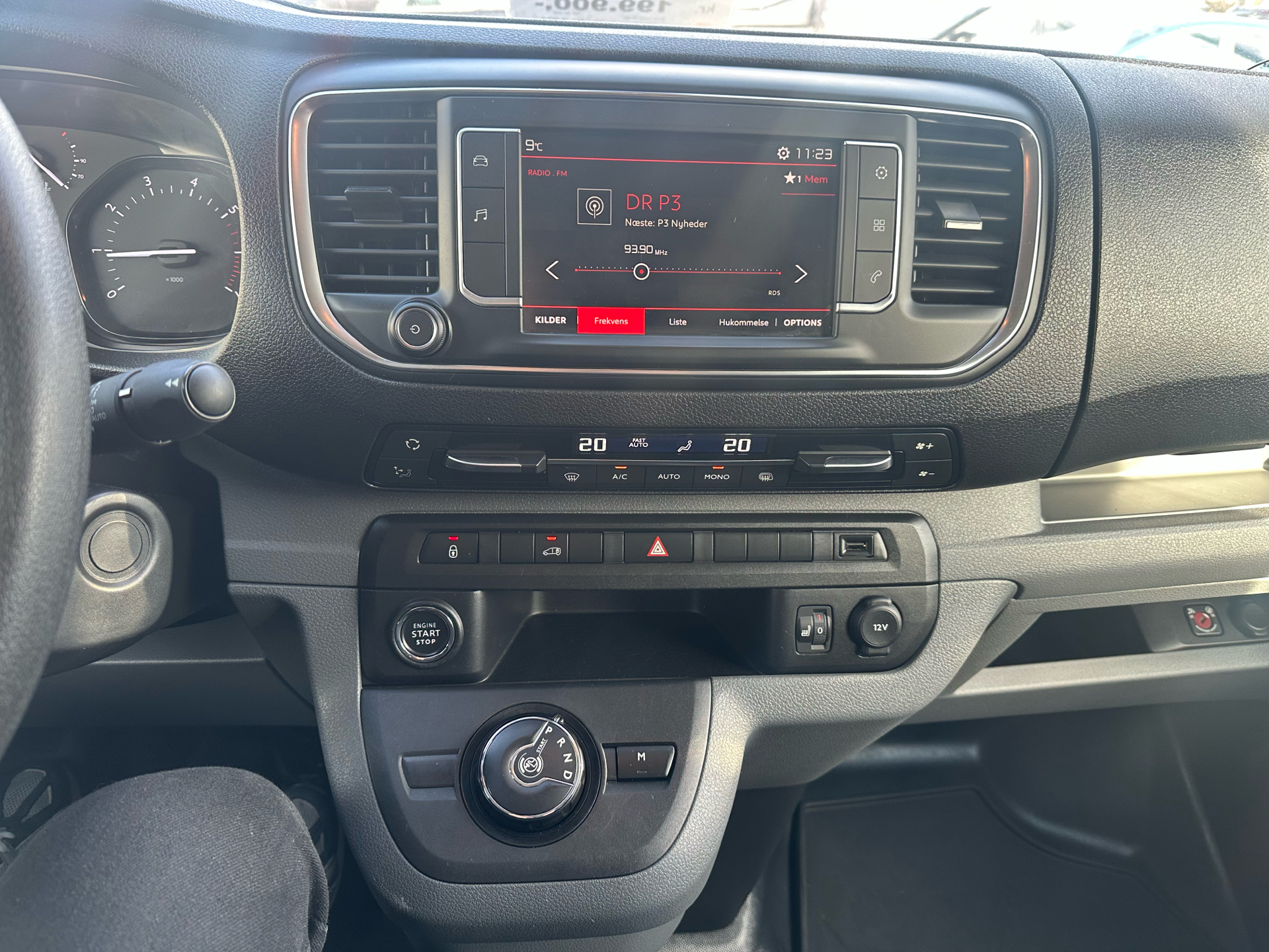 Billede af Citroën Jumpy L3 2,0 Blue HDi Masterline EAT8 180HK Van 8g Aut.