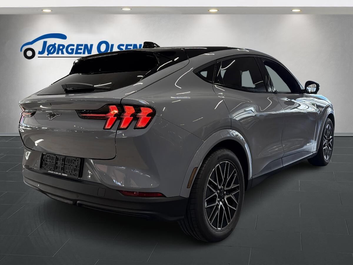 Billede af Ford Mustang Mach-E EL UR Premium AWD 375HK 5d Aut.
