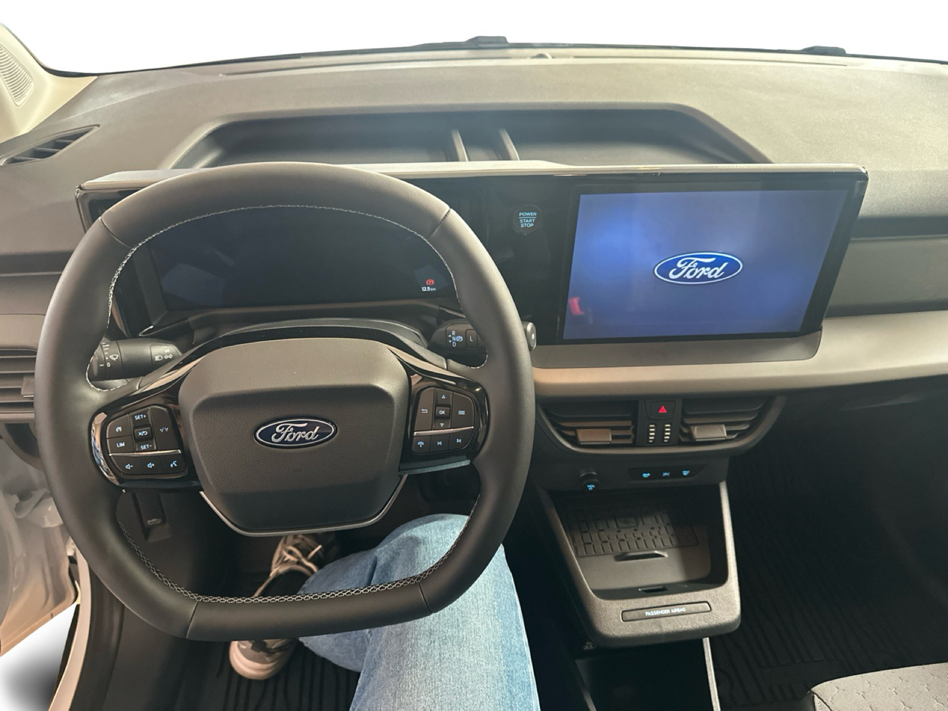 Billede af Ford E-Transit Courier EL Limited 136HK Van Aut.