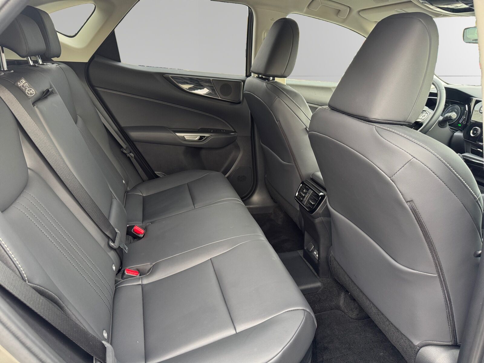 Billede af Lexus NX 450h+ 2,5 Plugin-hybrid Business Plus 4WD 309HK 5d Trinl. Gear