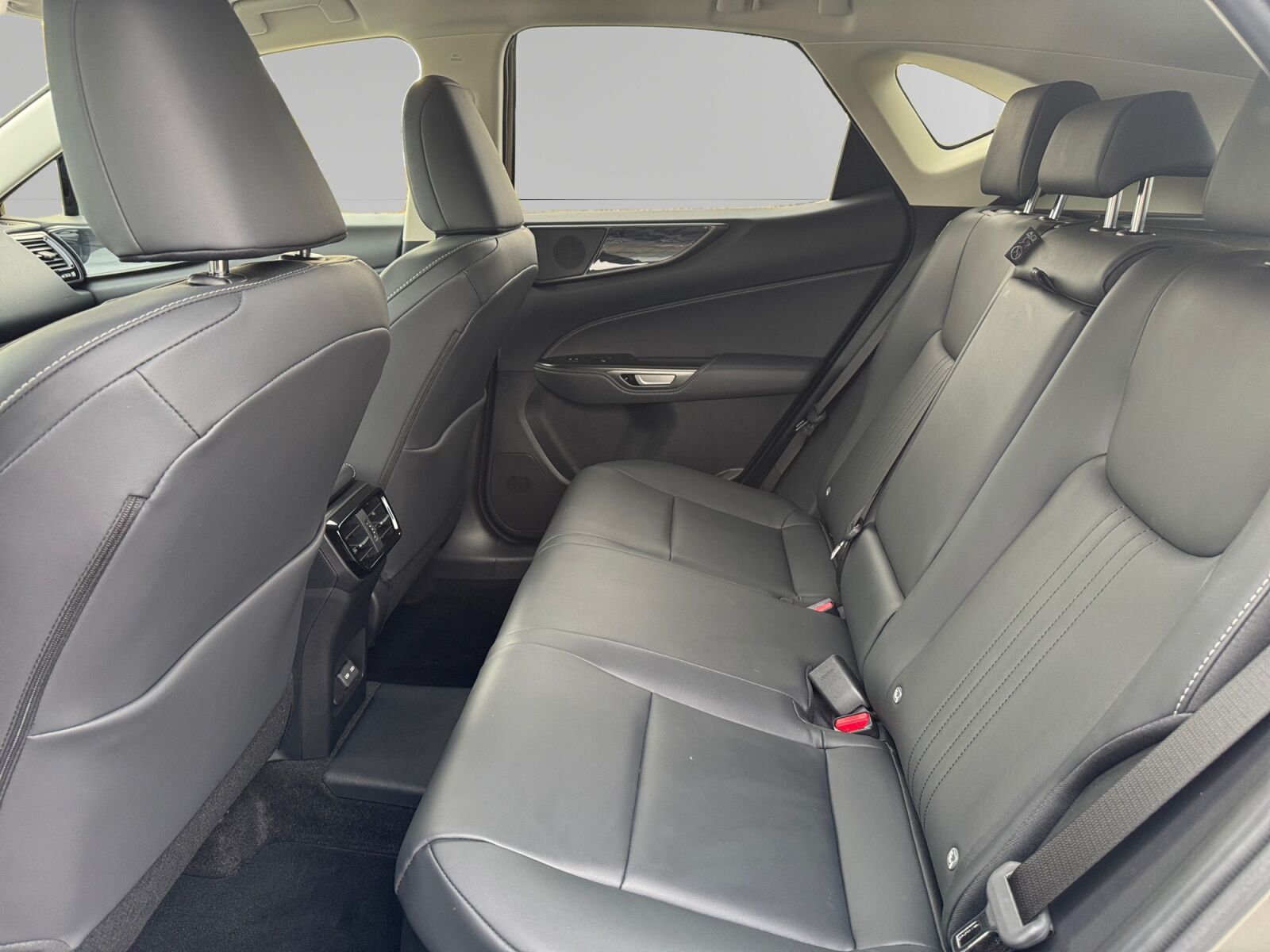 Billede af Lexus NX 450h+ 2,5 Plugin-hybrid Business Plus 4WD 309HK 5d Trinl. Gear