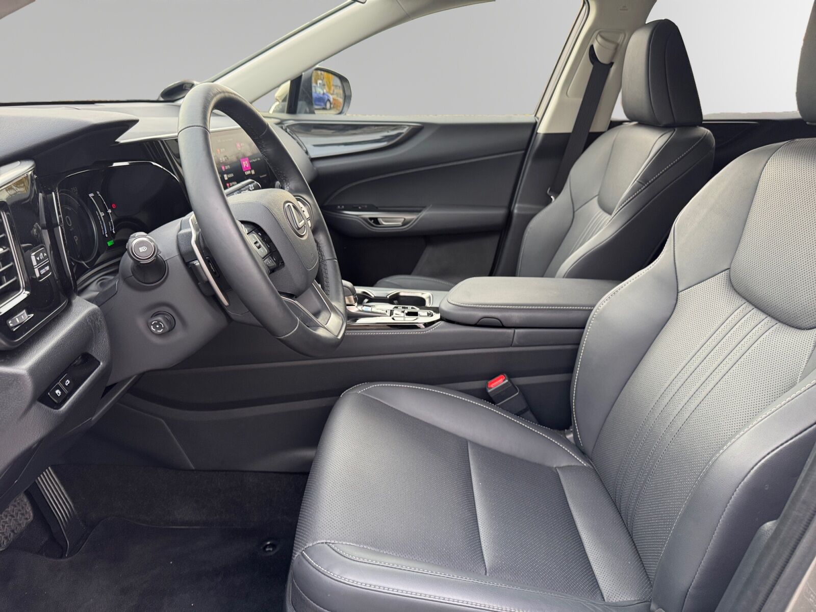 Billede af Lexus NX 450h+ 2,5 Plugin-hybrid Business Plus 4WD 309HK 5d Trinl. Gear