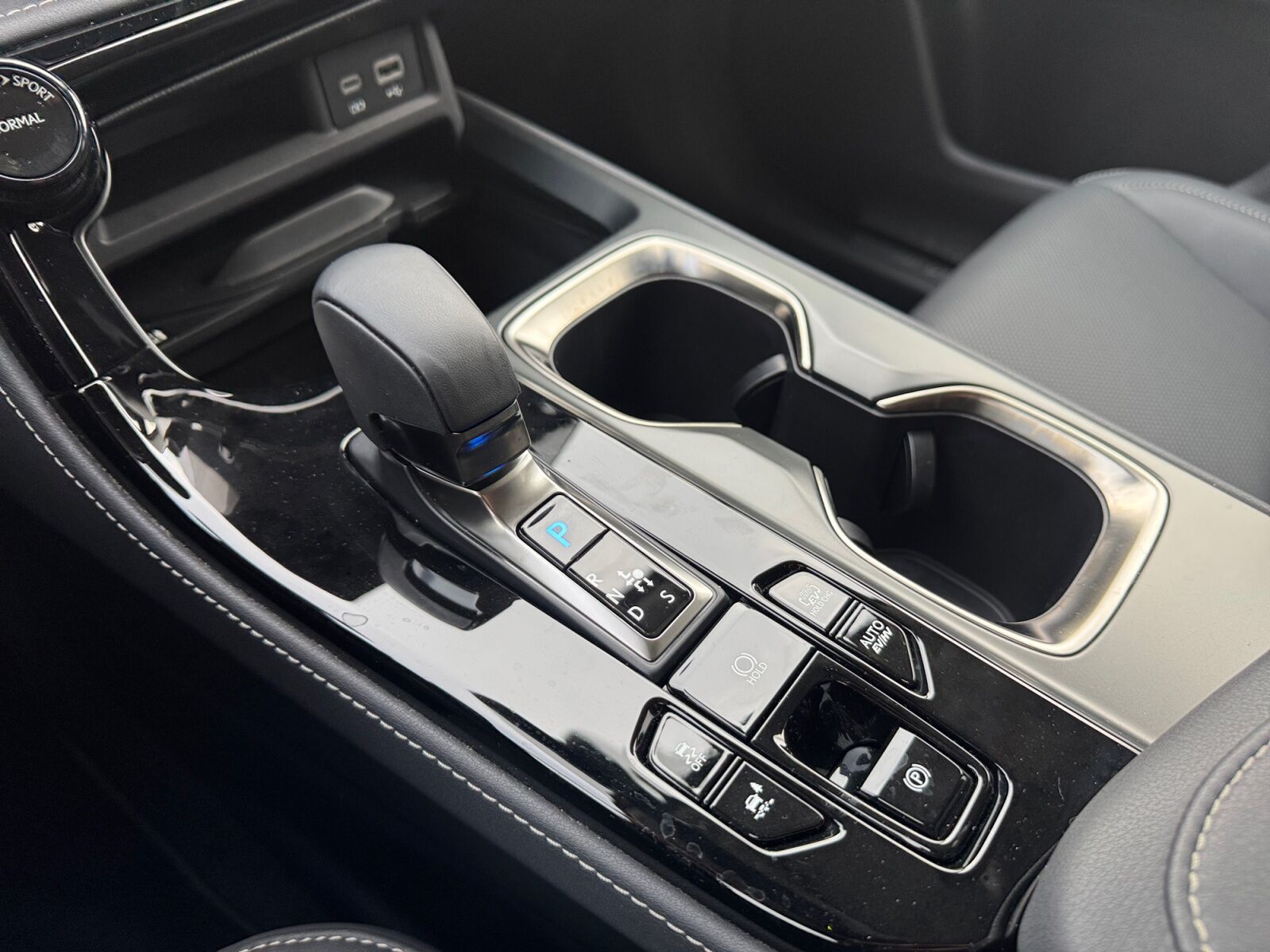 Billede af Lexus NX 450h+ 2,5 Plugin-hybrid Business Plus 4WD 309HK 5d Trinl. Gear