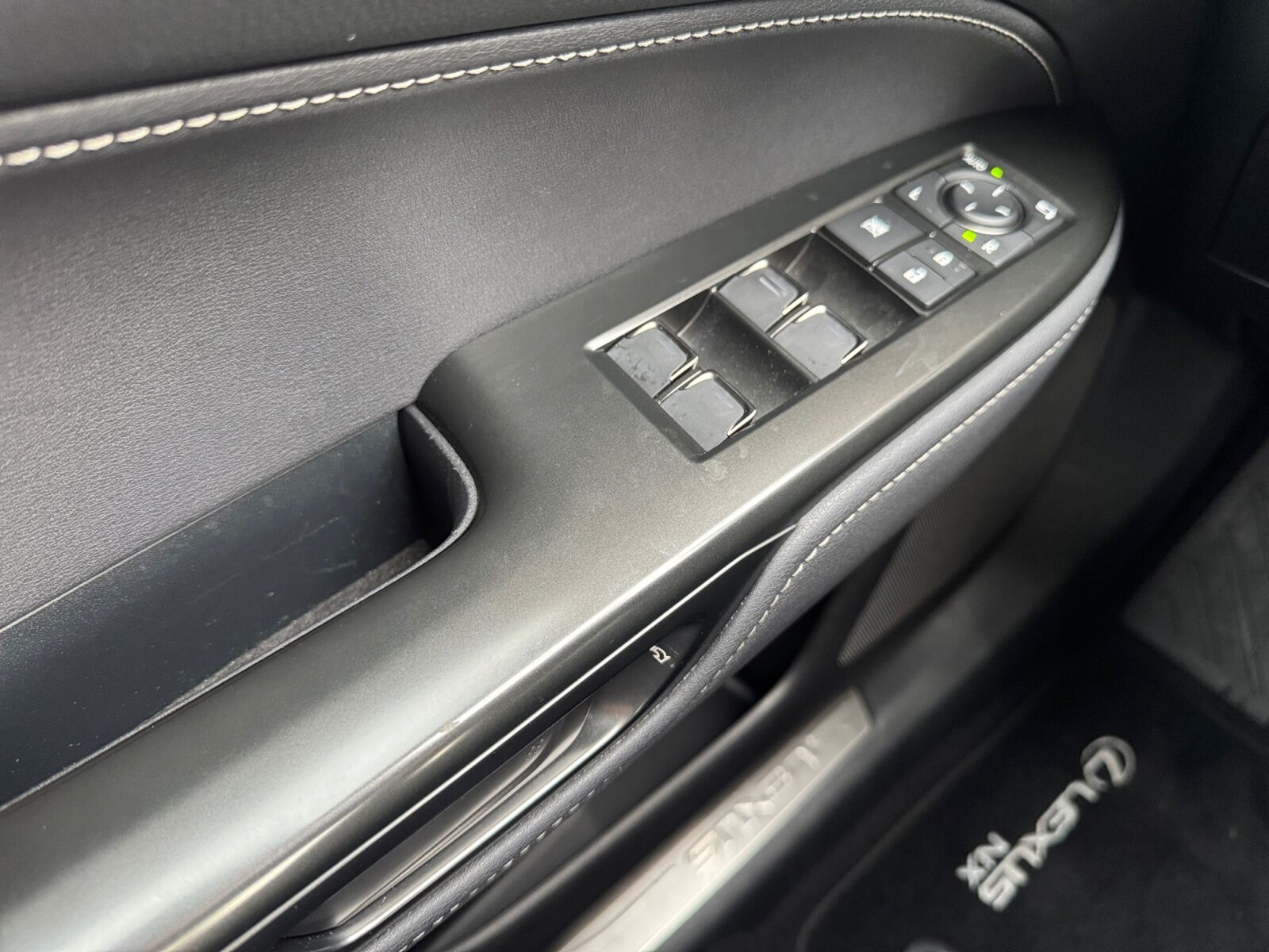 Billede af Lexus NX 450h+ 2,5 Plugin-hybrid Business Plus 4WD 309HK 5d Trinl. Gear