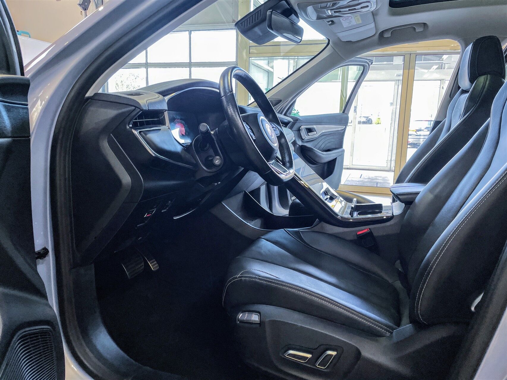 Billede af MG Marvel R EL Performance 4x4 288HK 5d Aut.