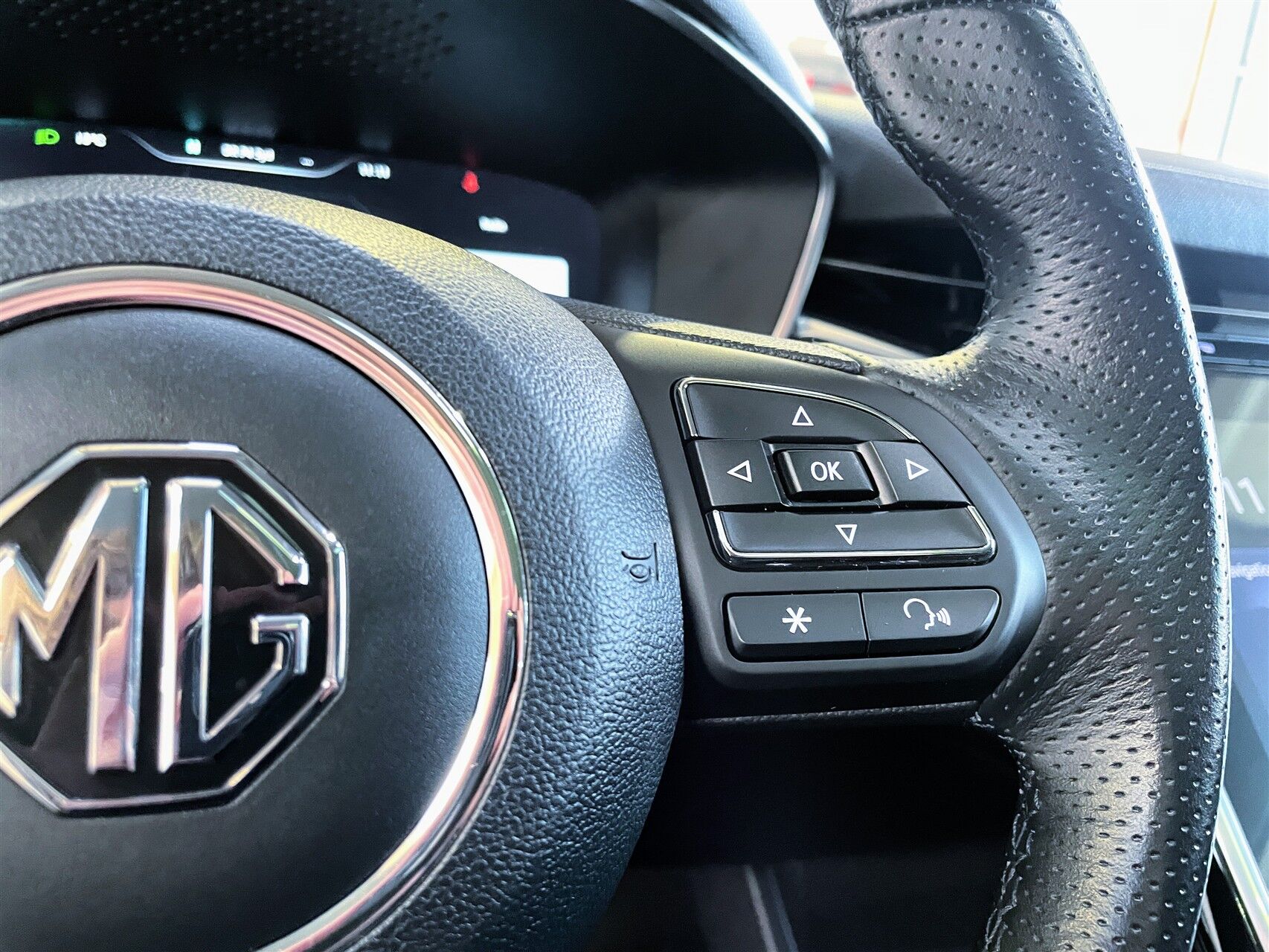 Billede af MG Marvel R EL Performance 4x4 288HK 5d Aut.