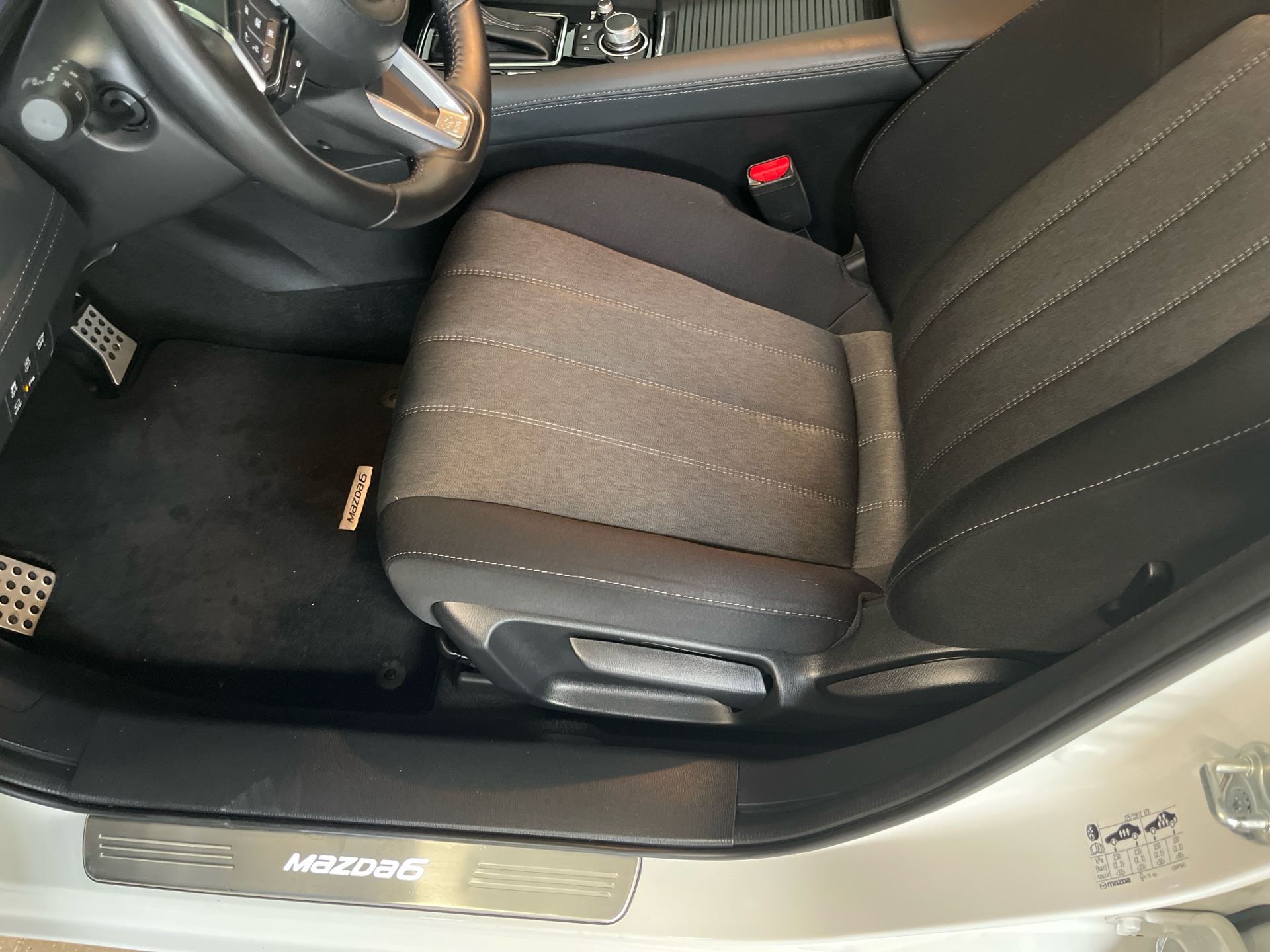 Billede af Mazda 6 2,0 Skyactiv-G Premium 165HK 6g Aut.