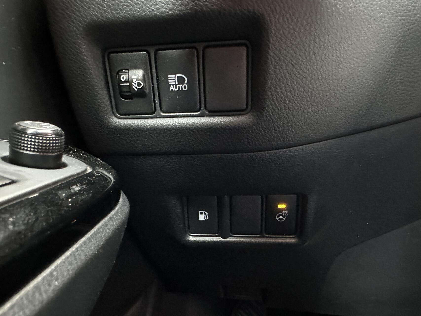 Billede af Toyota C-HR 1,8 Hybrid Selected Bi-tone Multidrive S 122HK 5d Aut.