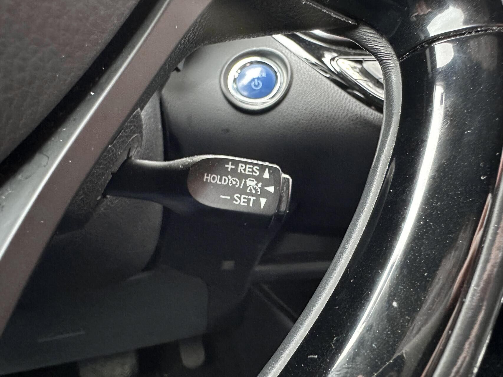 Billede af Toyota C-HR 1,8 Hybrid Selected Bi-tone Multidrive S 122HK 5d Aut.