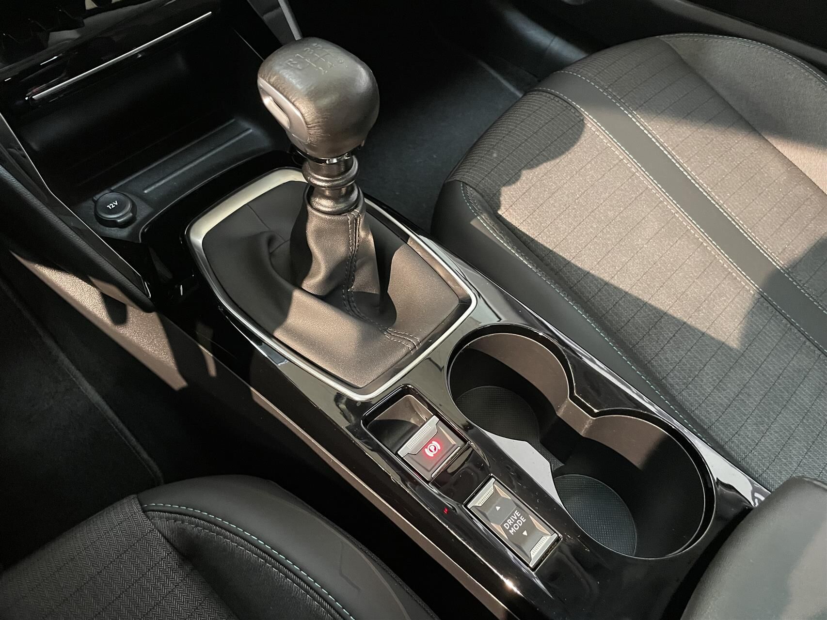 Billede af Peugeot 208 1,2 PureTech Allure Sky 100HK 5d 6g