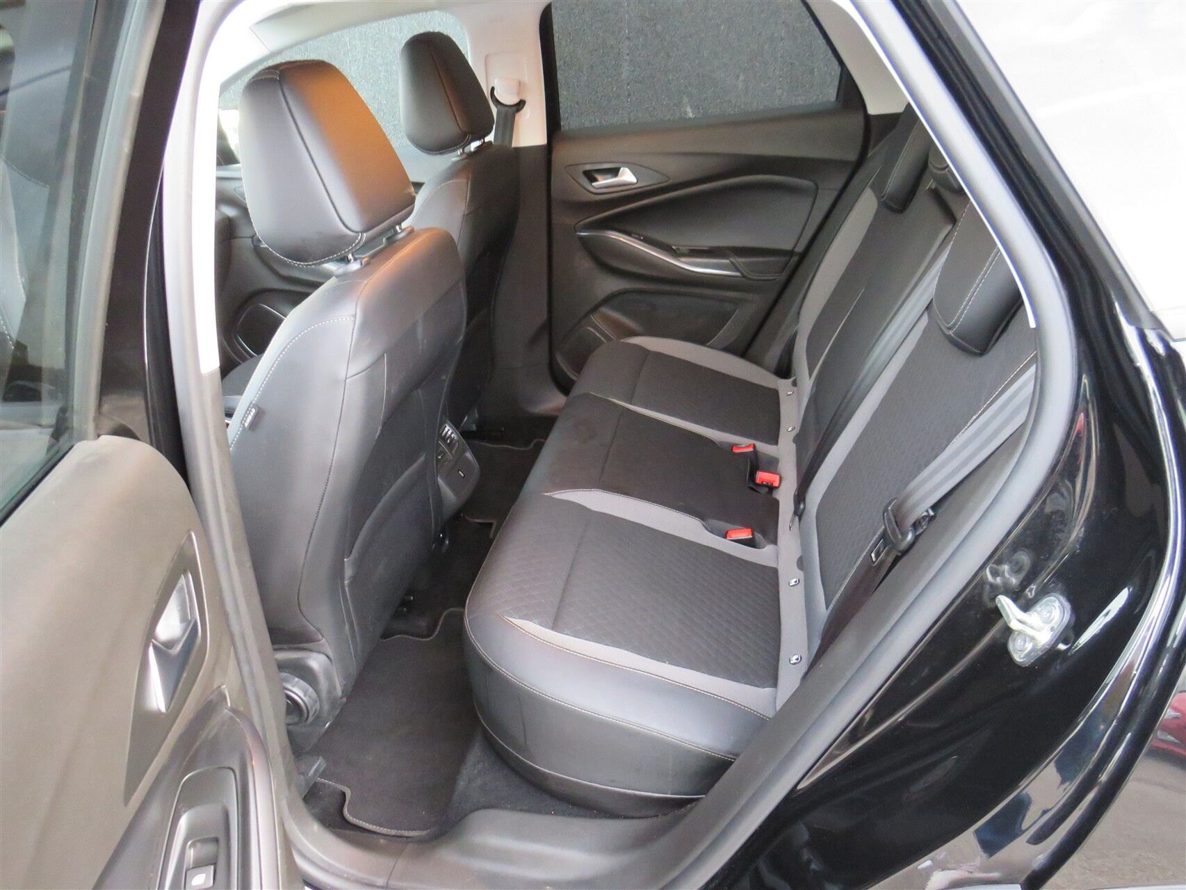 Billede af Opel Grandland X 1,6 PHEV  Plugin-hybrid Cosmo Prestige Pack AWD 300HK 5d 8g Aut.