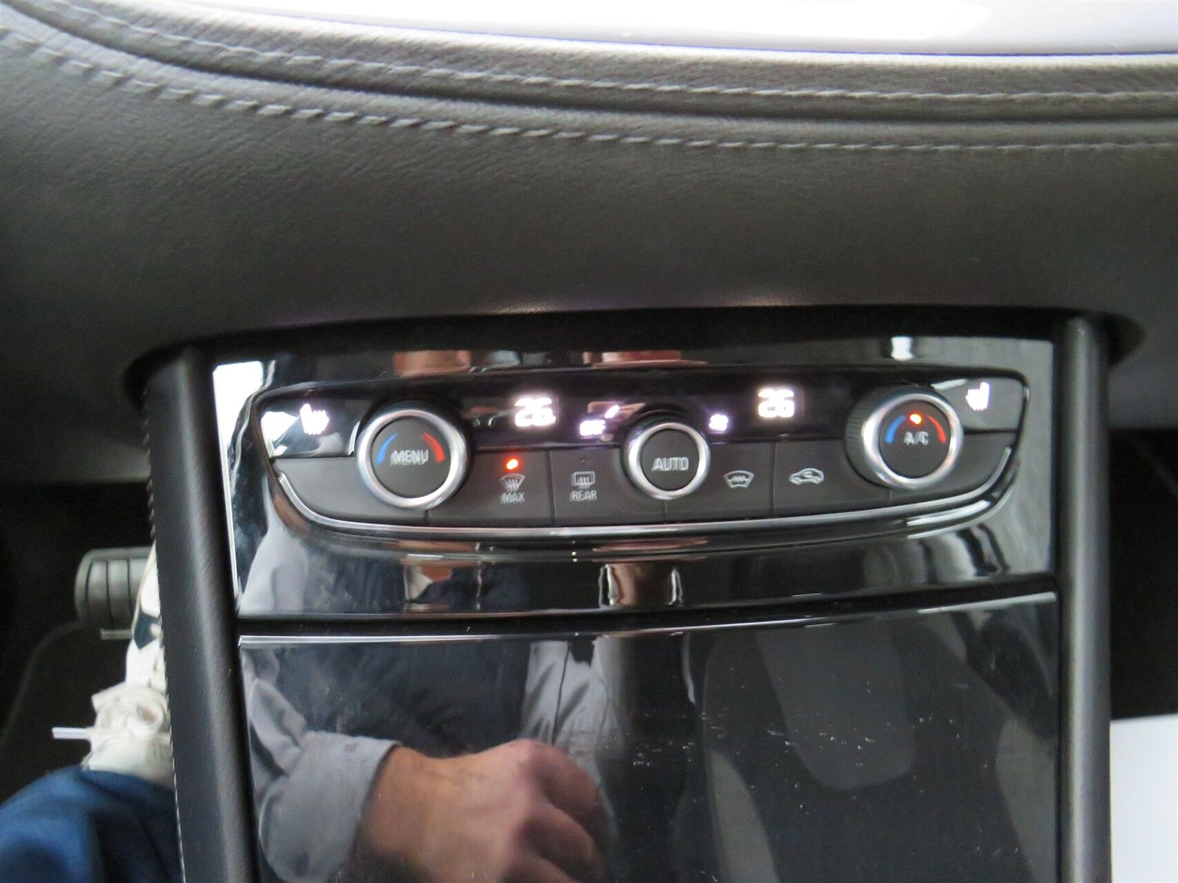 Billede af Opel Grandland X 1,6 PHEV  Plugin-hybrid Cosmo Prestige Pack AWD 300HK 5d 8g Aut.