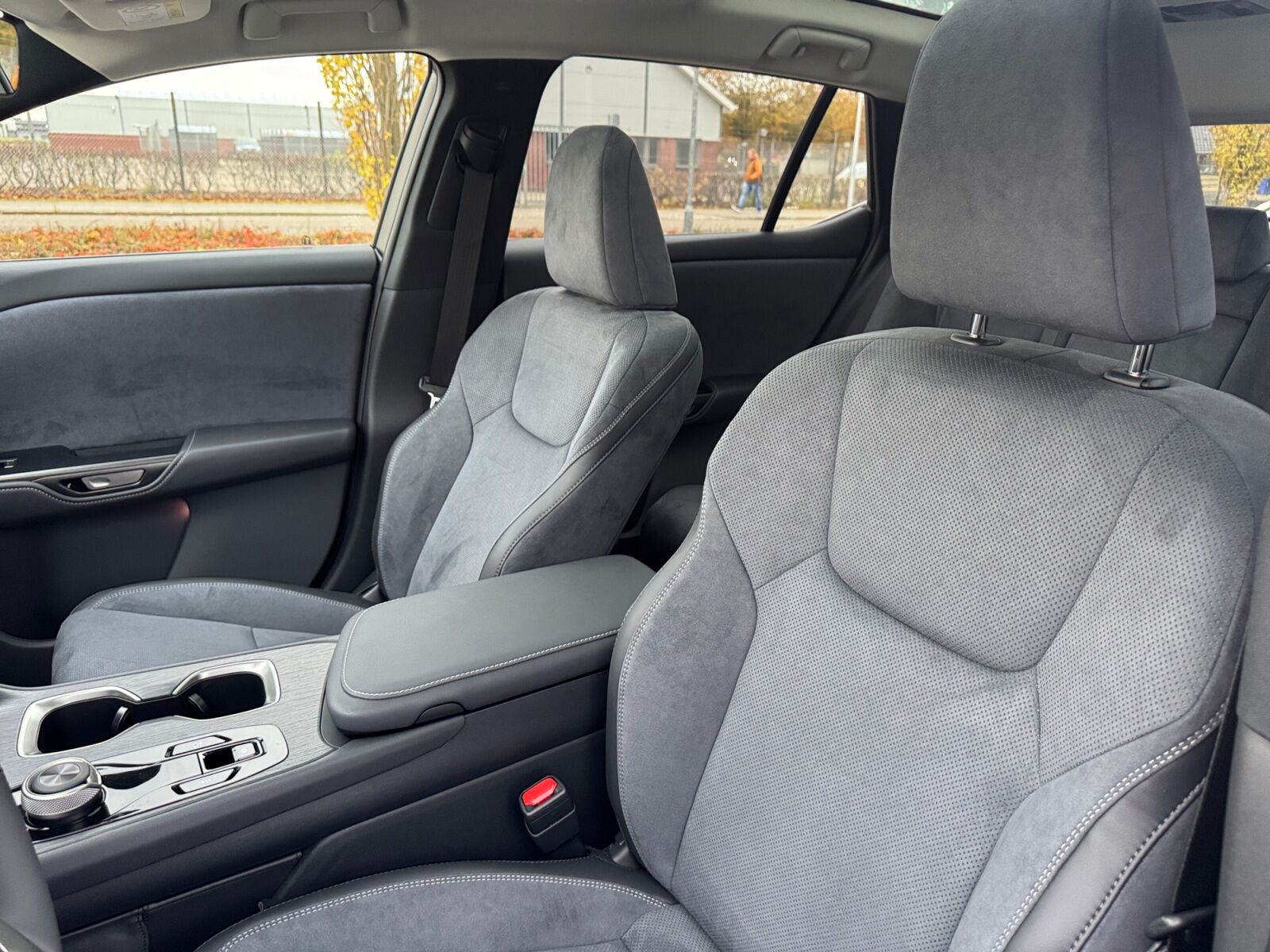 Billede af Lexus RZ 300e EL Luxury 204HK 4d Aut.