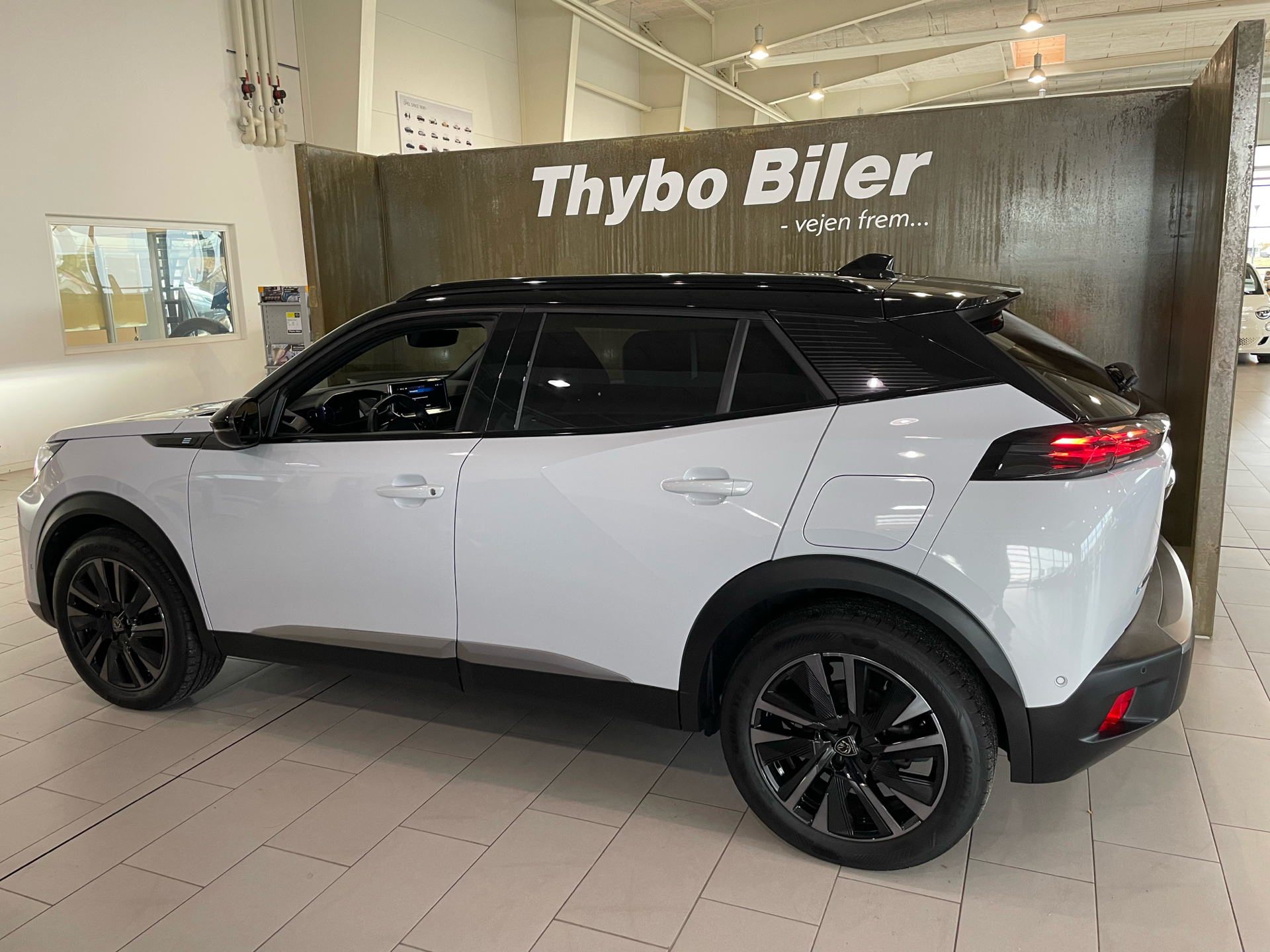 Billede af Peugeot e-2008 EL GT Sky 156HK 5d Aut.