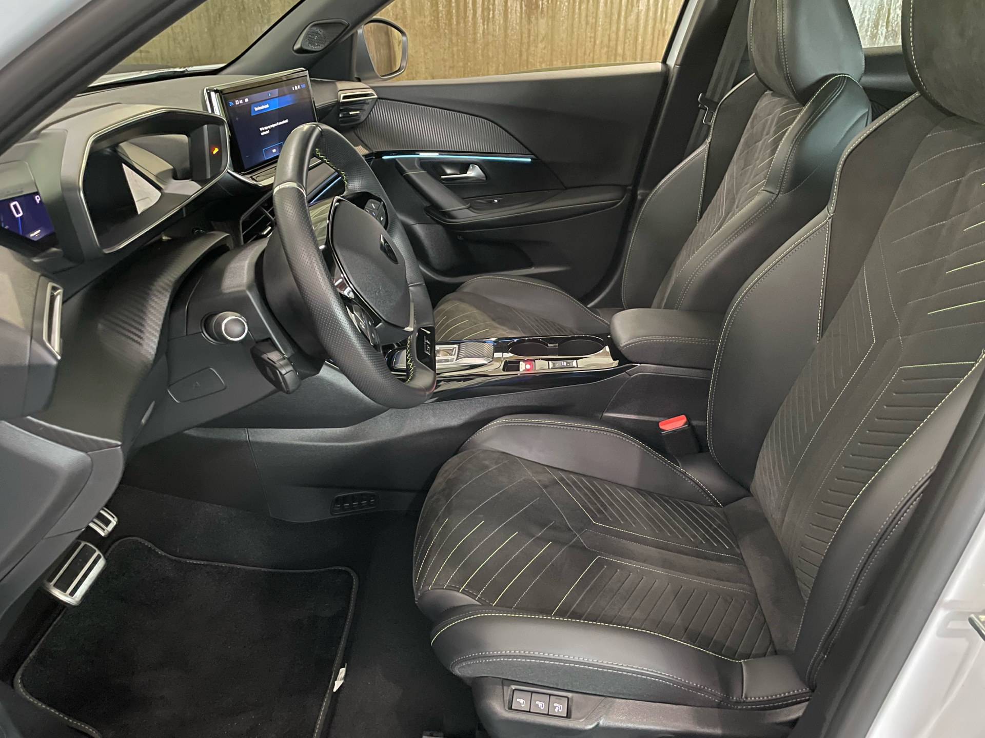 Billede af Peugeot e-2008 EL GT Sky 156HK 5d Aut.