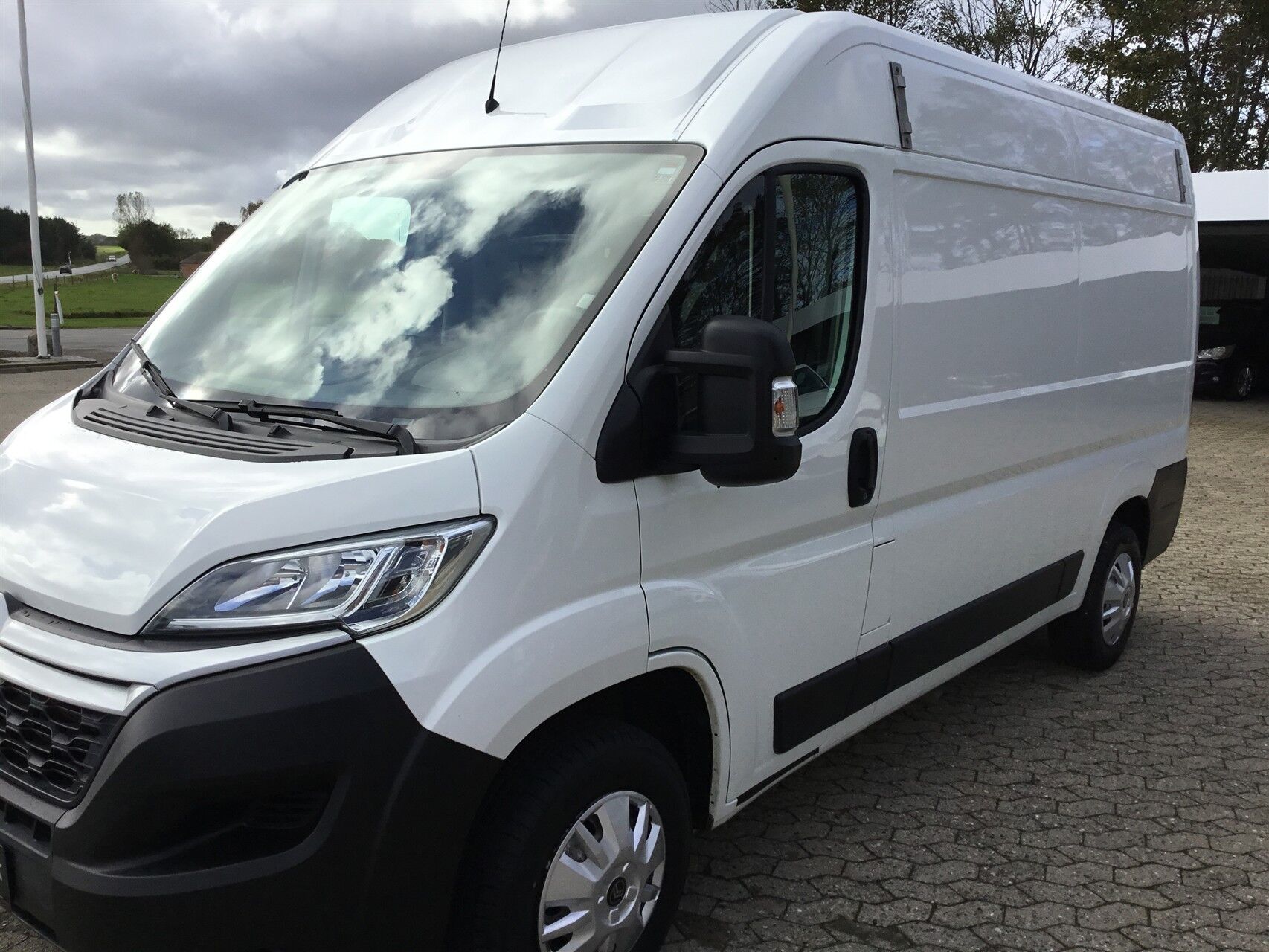 Billede af Citroën Jumper 33 L2H2 2,0 Blue HDi Proffline 163HK Van