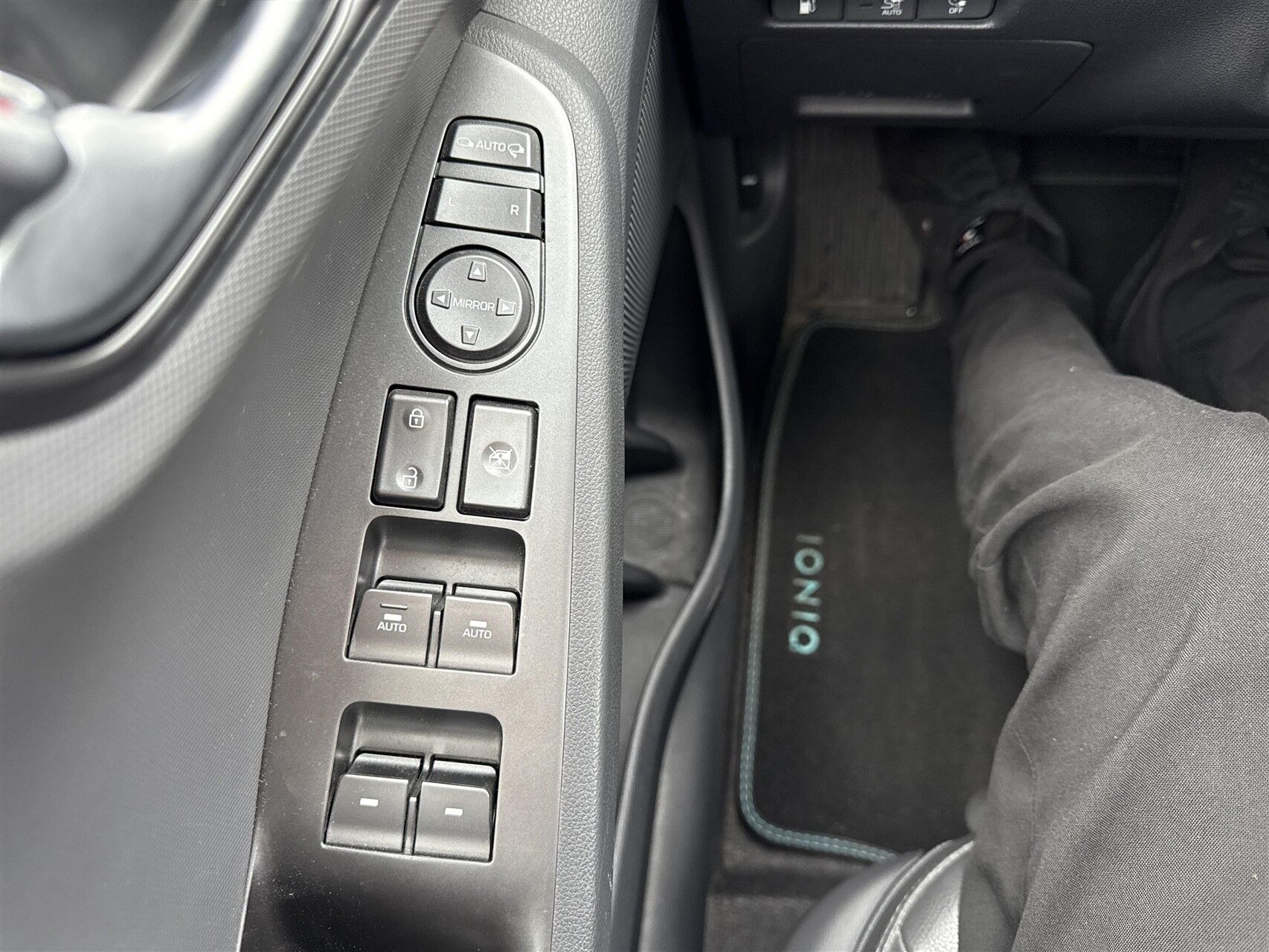 Billede af Hyundai Ioniq 1,6 GDI  Plugin-hybrid Premium plug-in 141HK 5d 6g Aut.