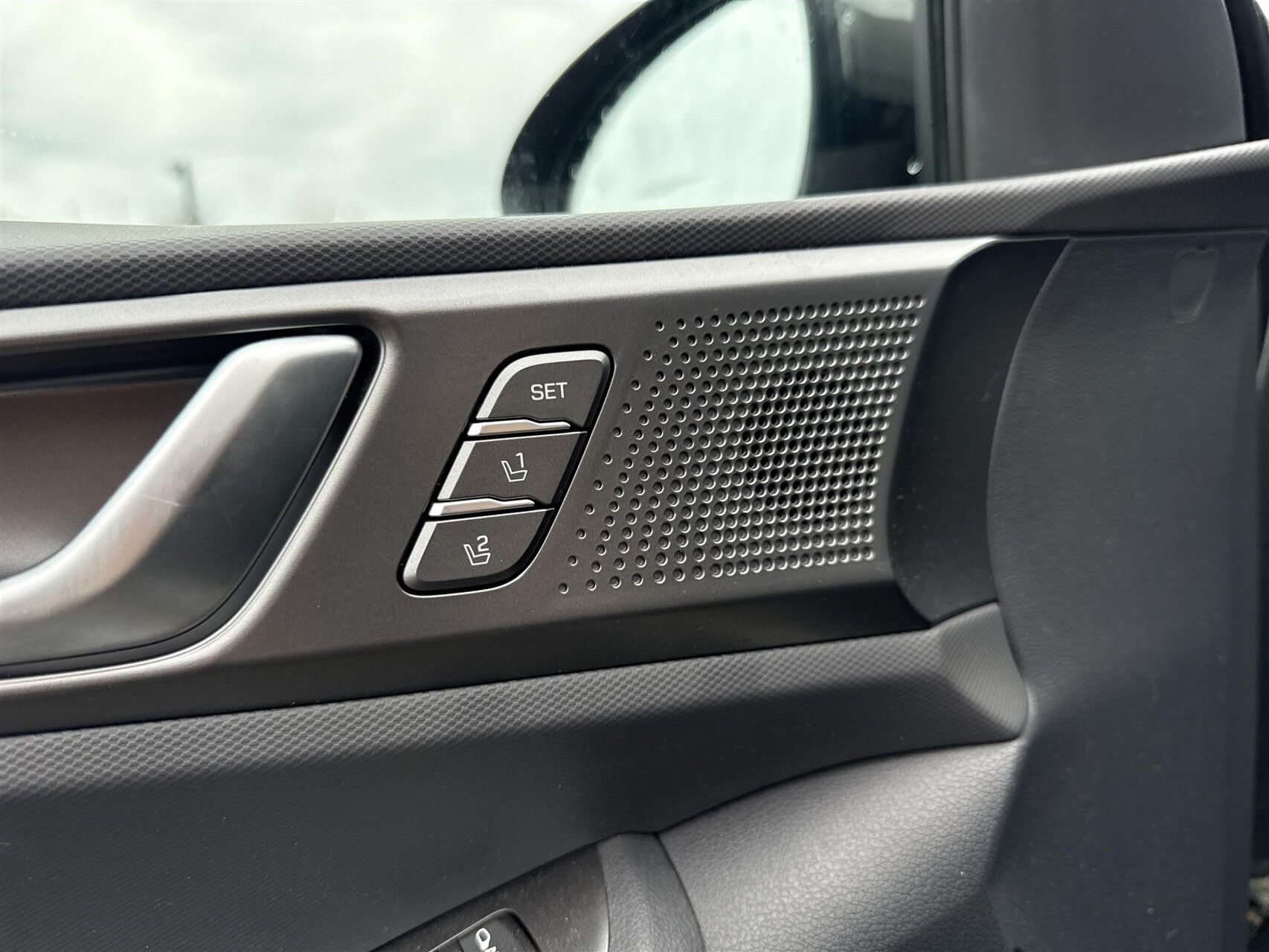 Billede af Hyundai Ioniq 1,6 GDI  Plugin-hybrid Premium plug-in 141HK 5d 6g Aut.