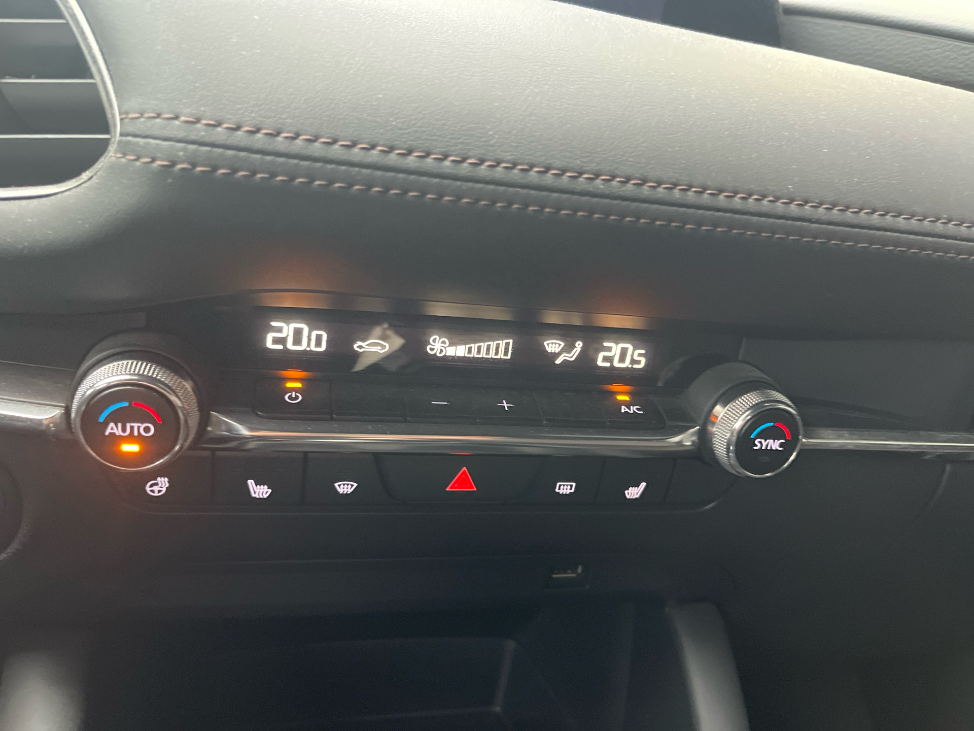 Billede af Mazda 3 2,0 Skyactiv-G  Mild hybrid Sky 122HK 5d 6g