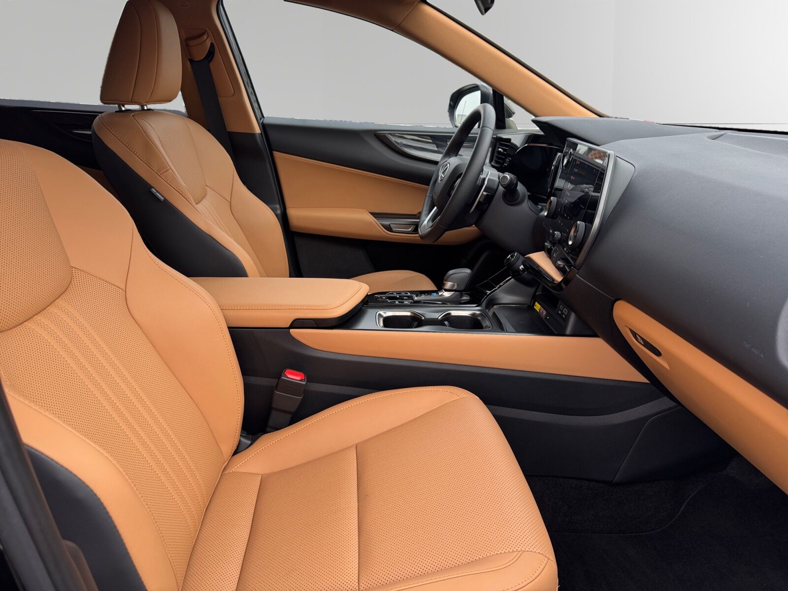 Billede af Lexus NX 450h+ 2,5 Plugin-hybrid Business Plus 4WD 309HK 5d Trinl. Gear