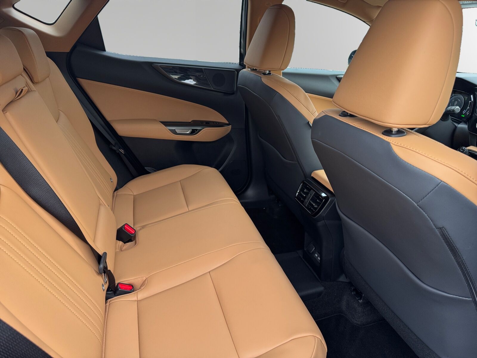 Billede af Lexus NX 450h+ 2,5 Plugin-hybrid Business Plus 4WD 309HK 5d Trinl. Gear