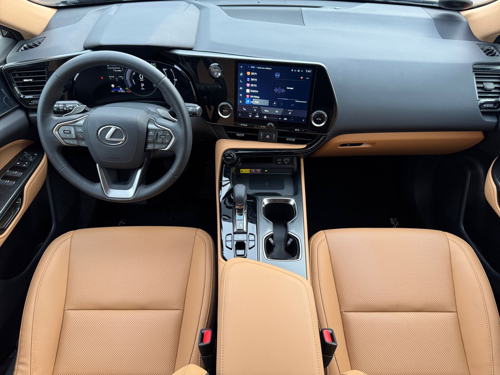 Billede af Lexus NX 450h+ 2,5 Plugin-hybrid Business Plus 4WD 309HK 5d Trinl. Gear