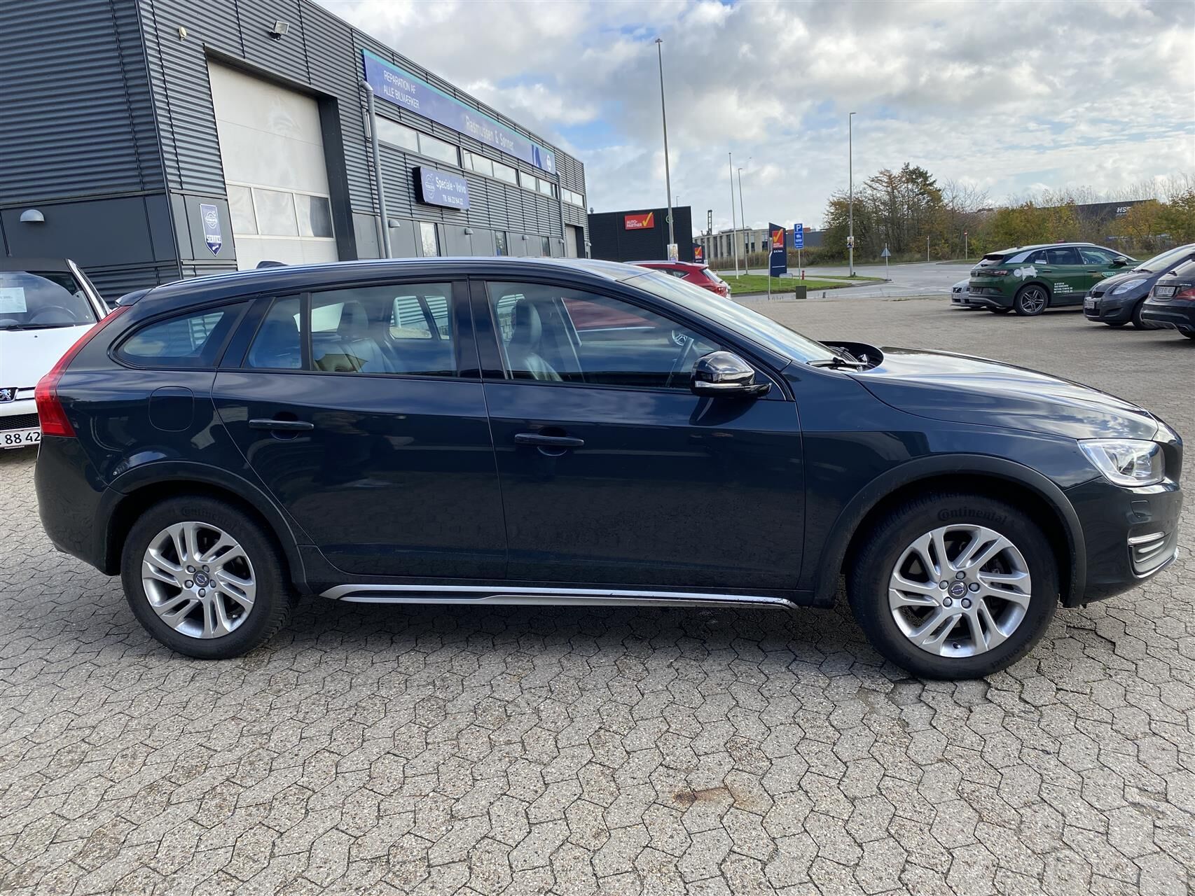 Billede af Volvo V60 Cross Country 2,0 T5 Plus 245HK Stc 8g Aut.