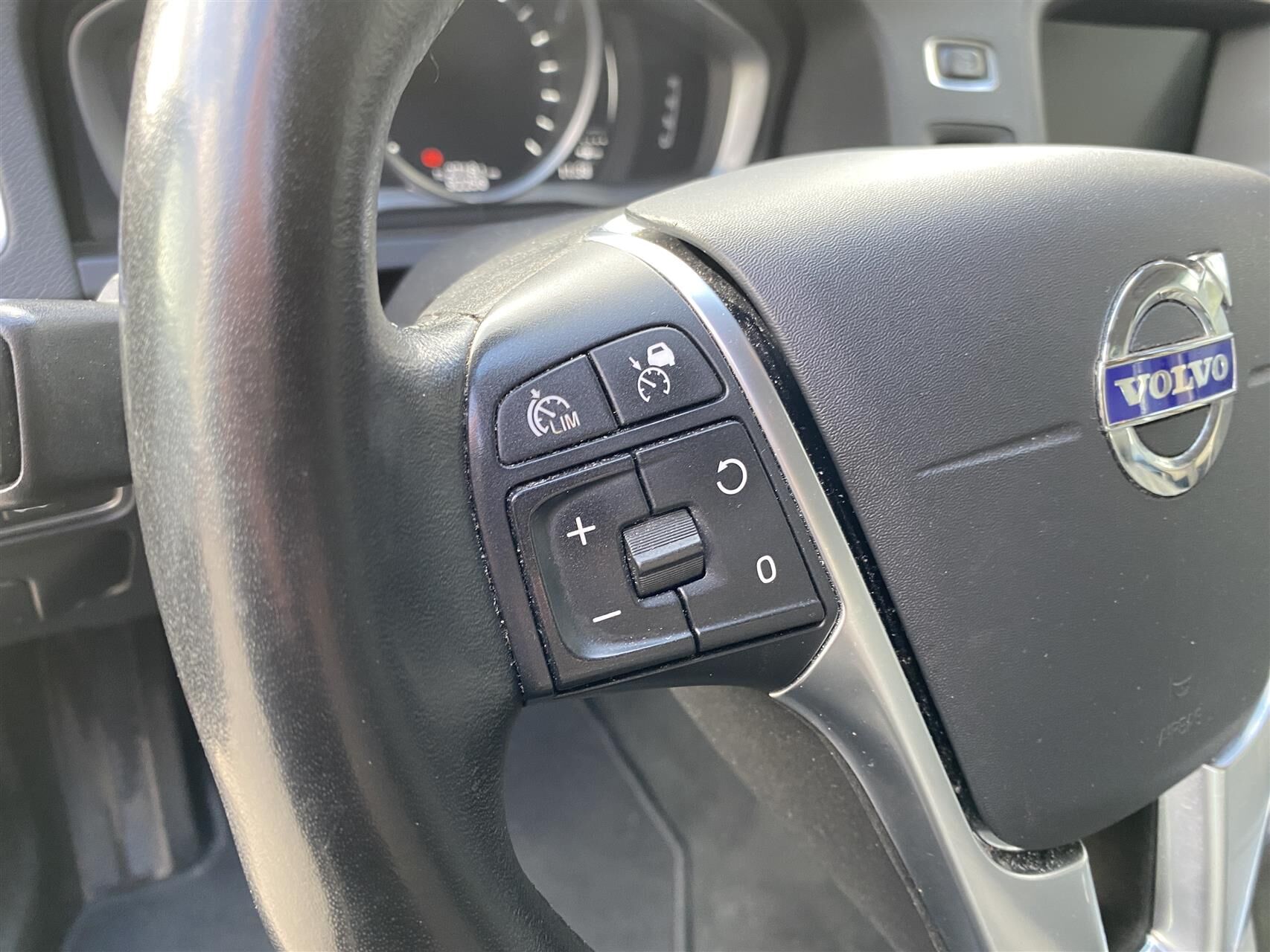 Billede af Volvo V60 Cross Country 2,0 T5 Plus 245HK Stc 8g Aut.