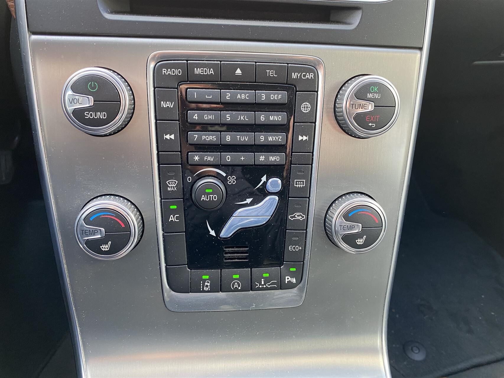 Billede af Volvo V60 Cross Country 2,0 T5 Plus 245HK Stc 8g Aut.