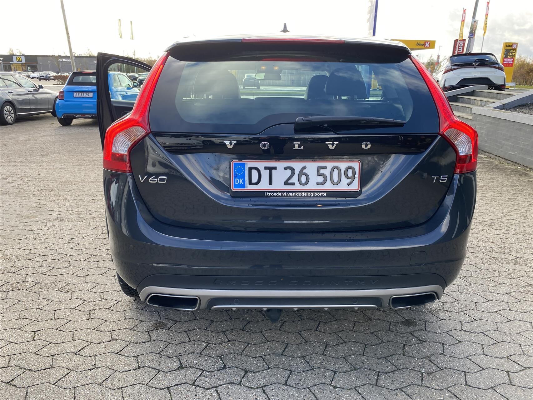 Billede af Volvo V60 Cross Country 2,0 T5 Plus 245HK Stc 8g Aut.