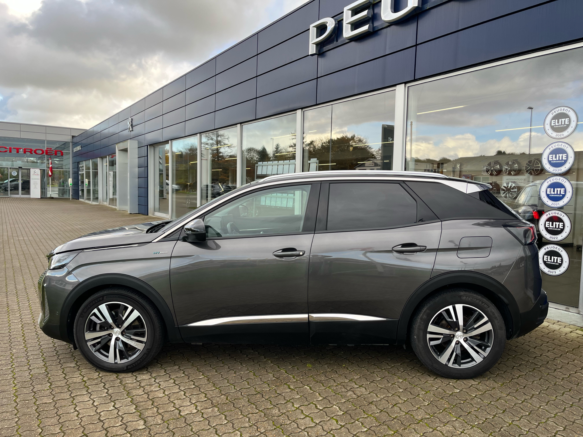 Billede af Peugeot 3008 1,6 PureTech  Plugin-hybrid First Selection EAT8 225HK 5d 8g Aut.