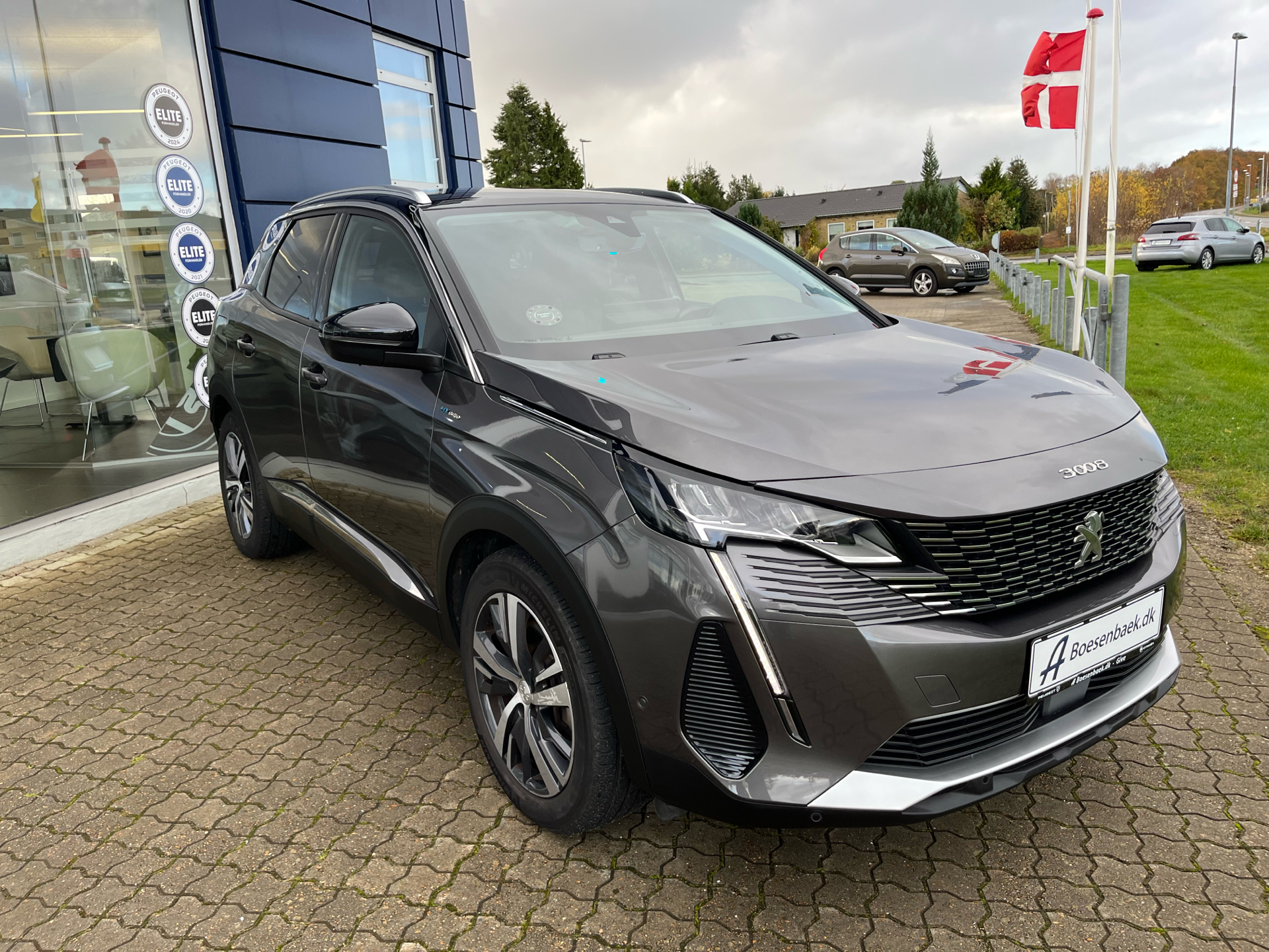 Billede af Peugeot 3008 1,6 PureTech  Plugin-hybrid First Selection EAT8 225HK 5d 8g Aut.