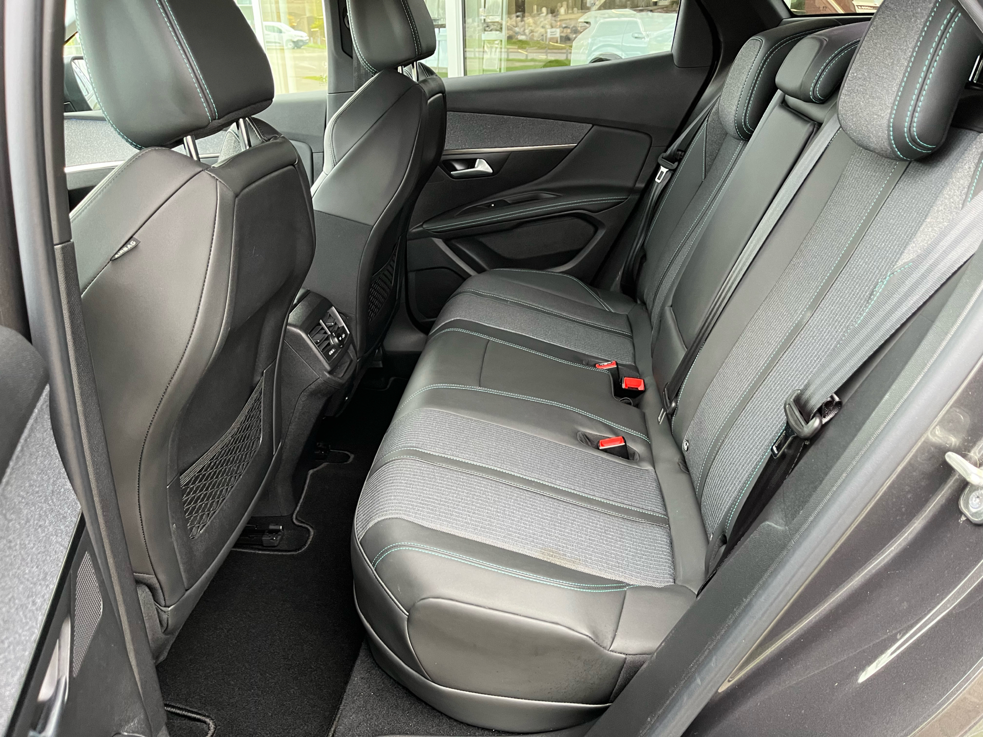 Billede af Peugeot 3008 1,6 PureTech  Plugin-hybrid First Selection EAT8 225HK 5d 8g Aut.