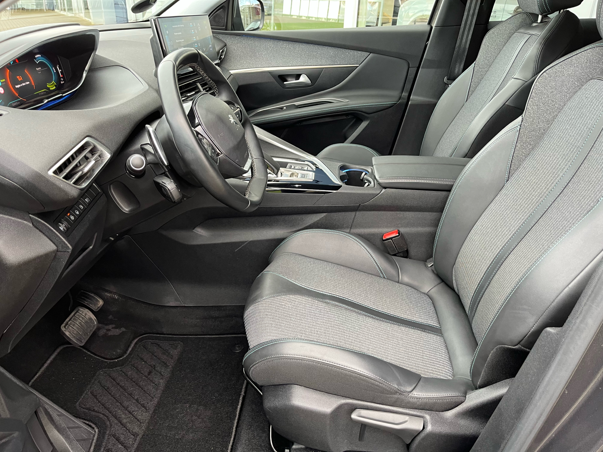 Billede af Peugeot 3008 1,6 PureTech  Plugin-hybrid First Selection EAT8 225HK 5d 8g Aut.